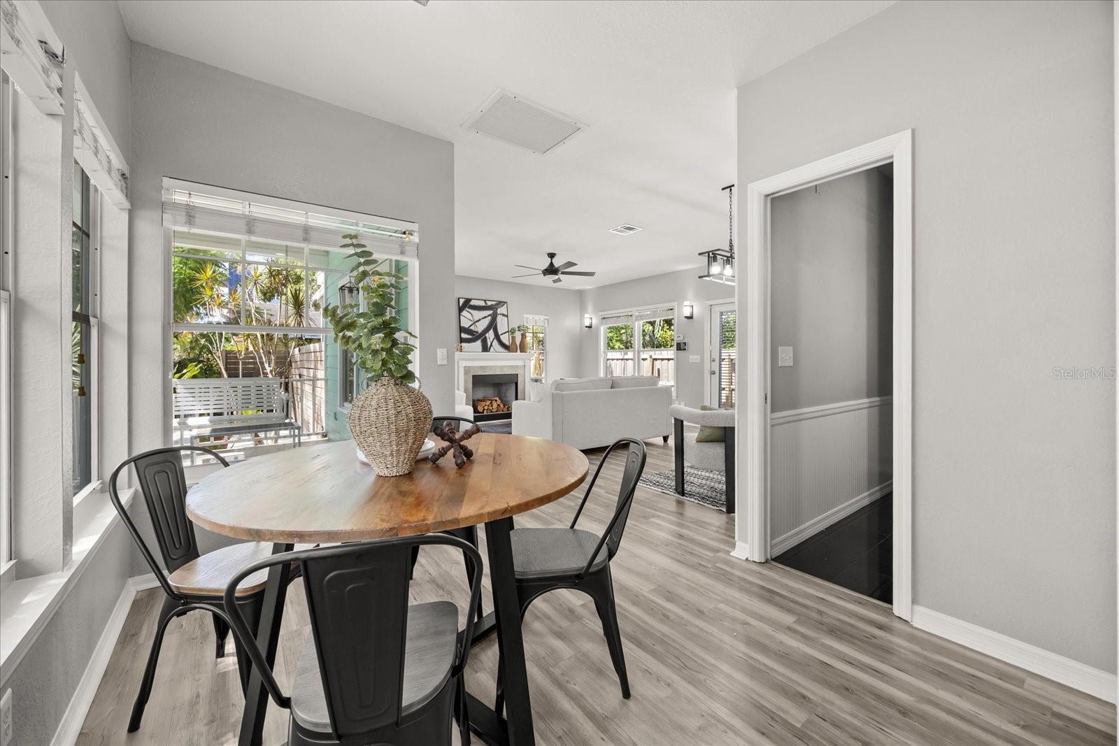 Image 11 of 44 For 748 Altaloma Avenue