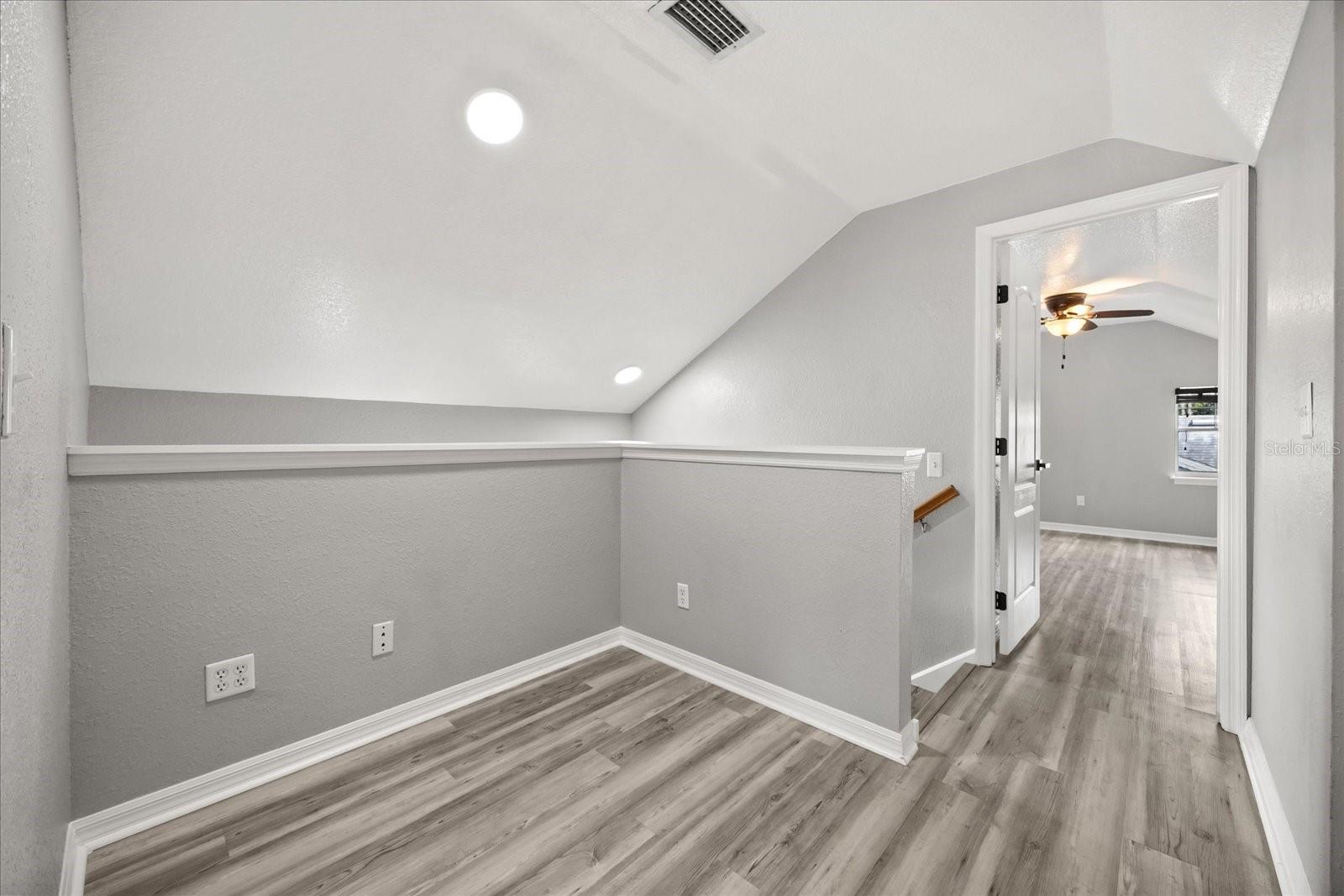 Image 19 of 44 For 748 Altaloma Avenue