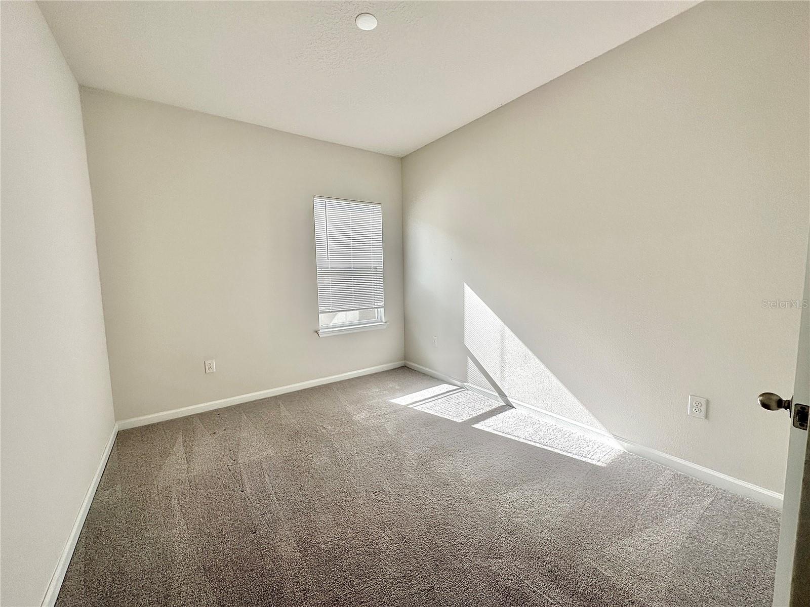 Image 19 of 21 For 5587 Toulouse Lane