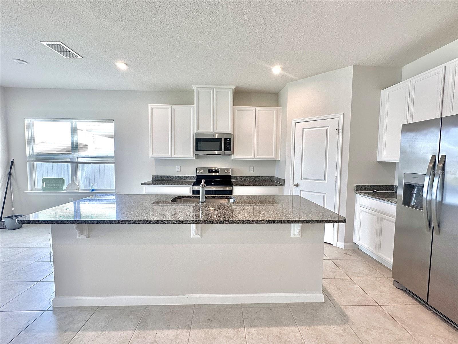 Image 6 of 21 For 5587 Toulouse Lane