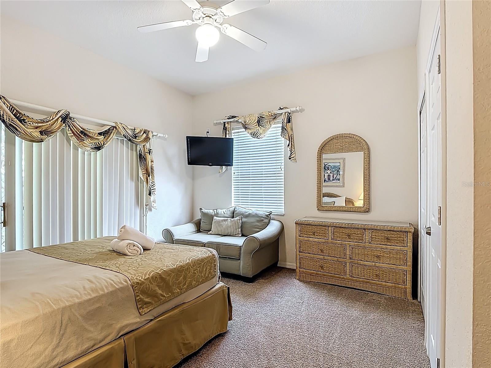 Image 23 of 42 For 206 New Providence  206