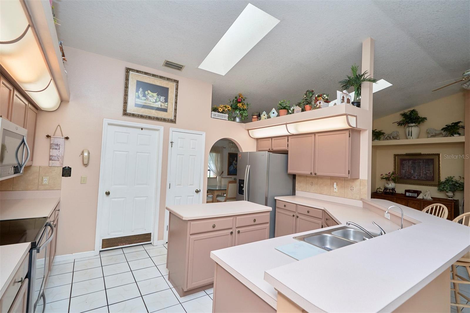 Image 13 of 46 For 672 Altura Drive