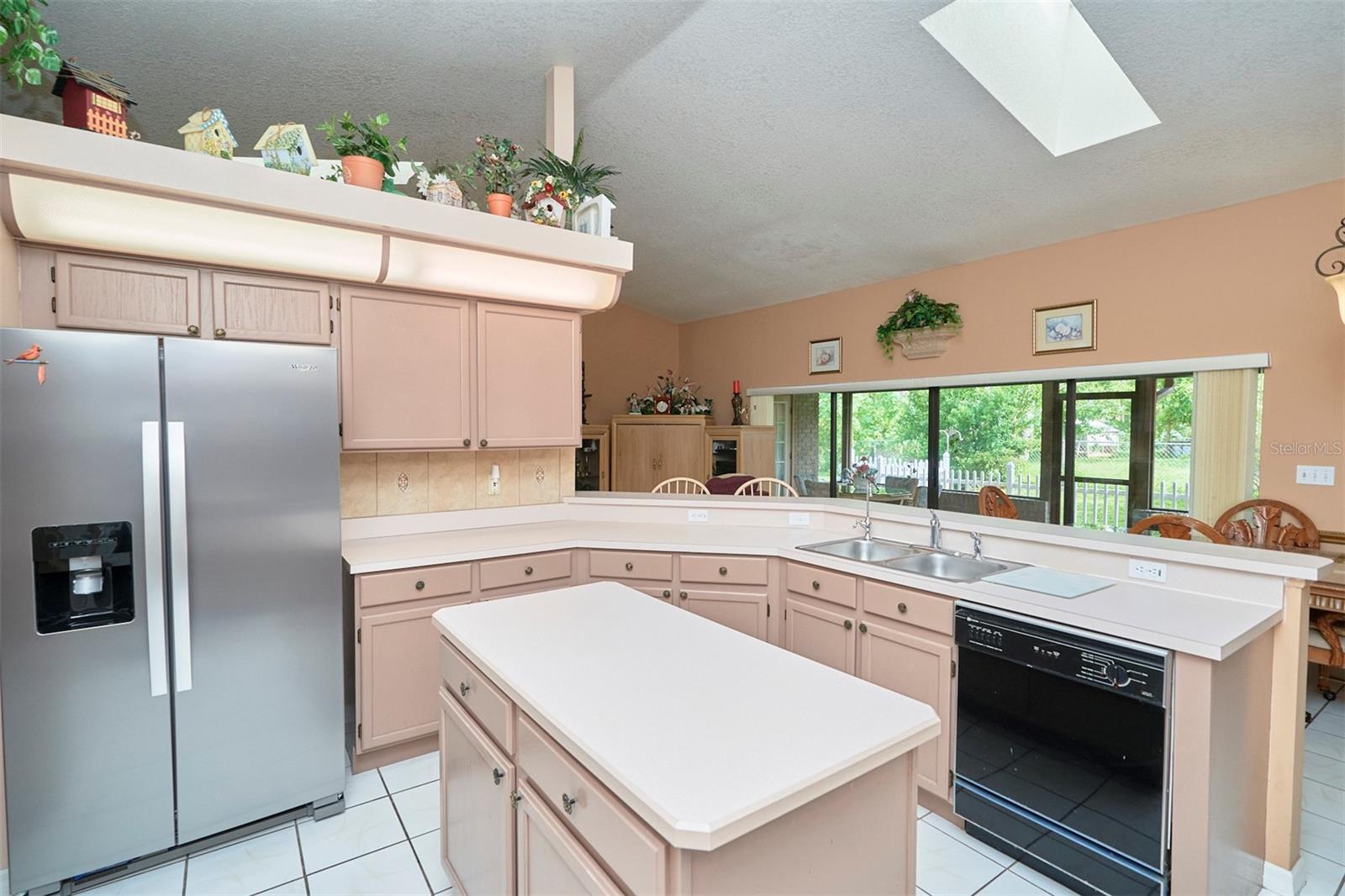 Image 15 of 46 For 672 Altura Drive