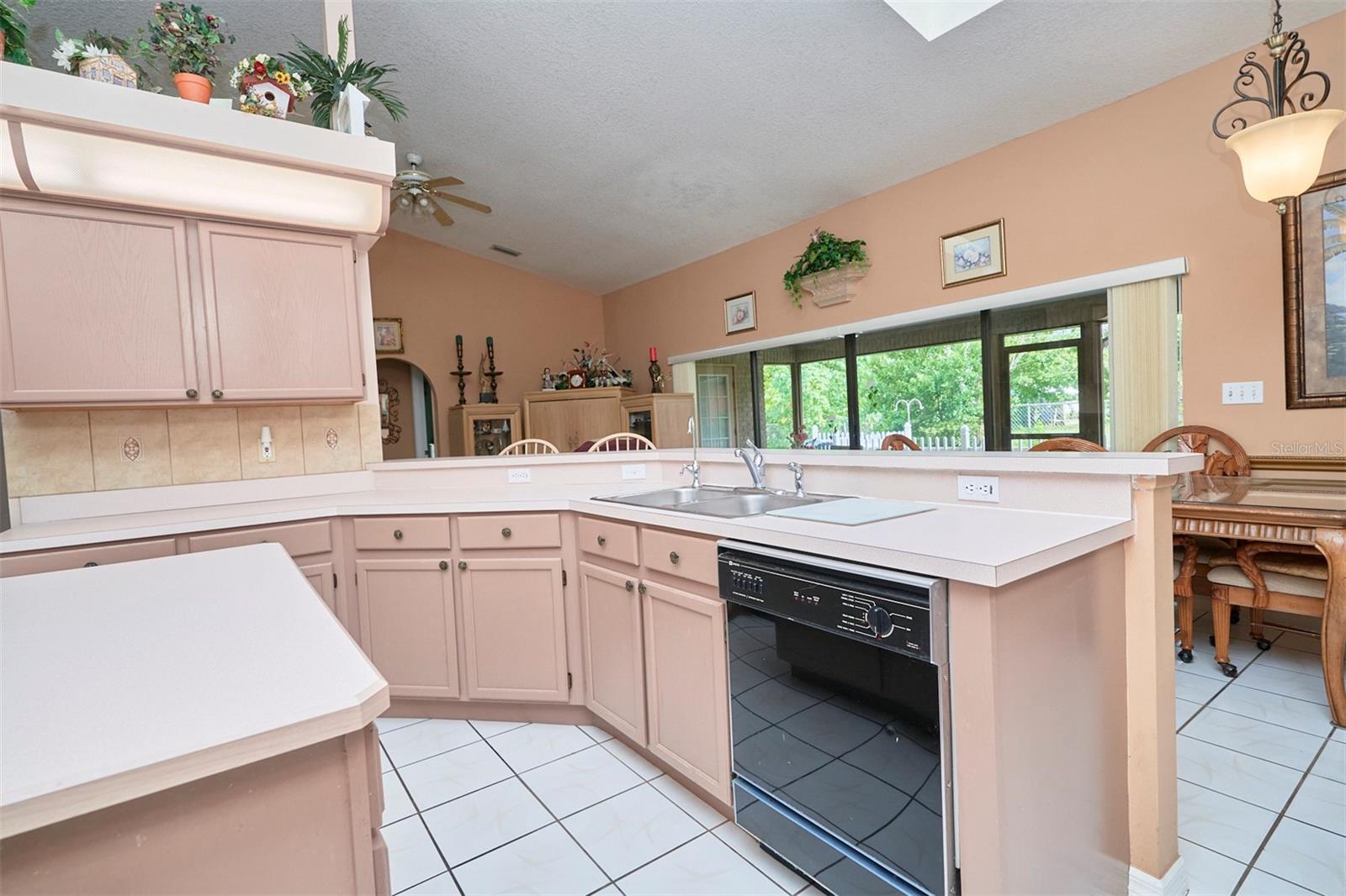 Image 16 of 46 For 672 Altura Drive