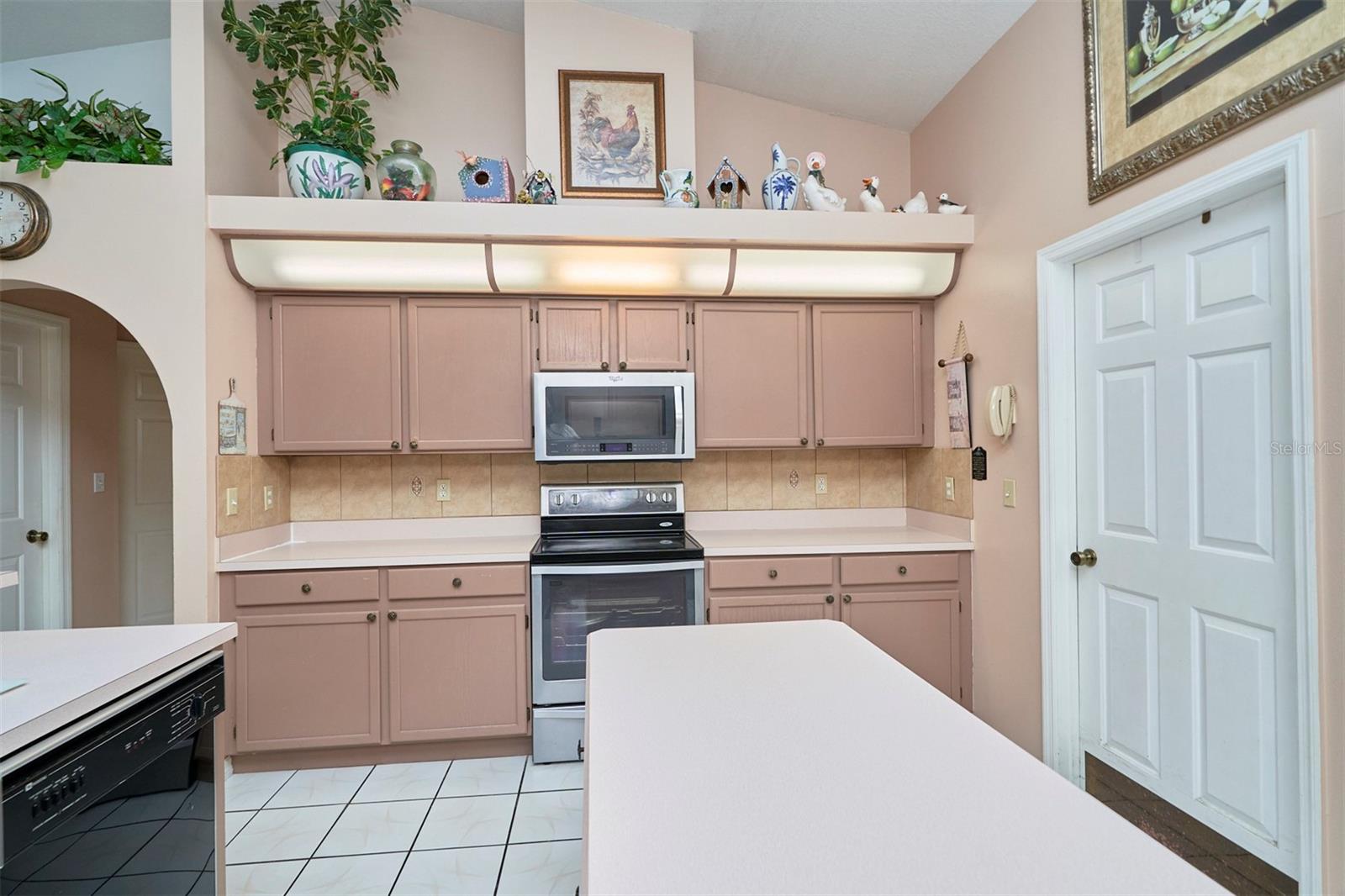 Image 18 of 46 For 672 Altura Drive