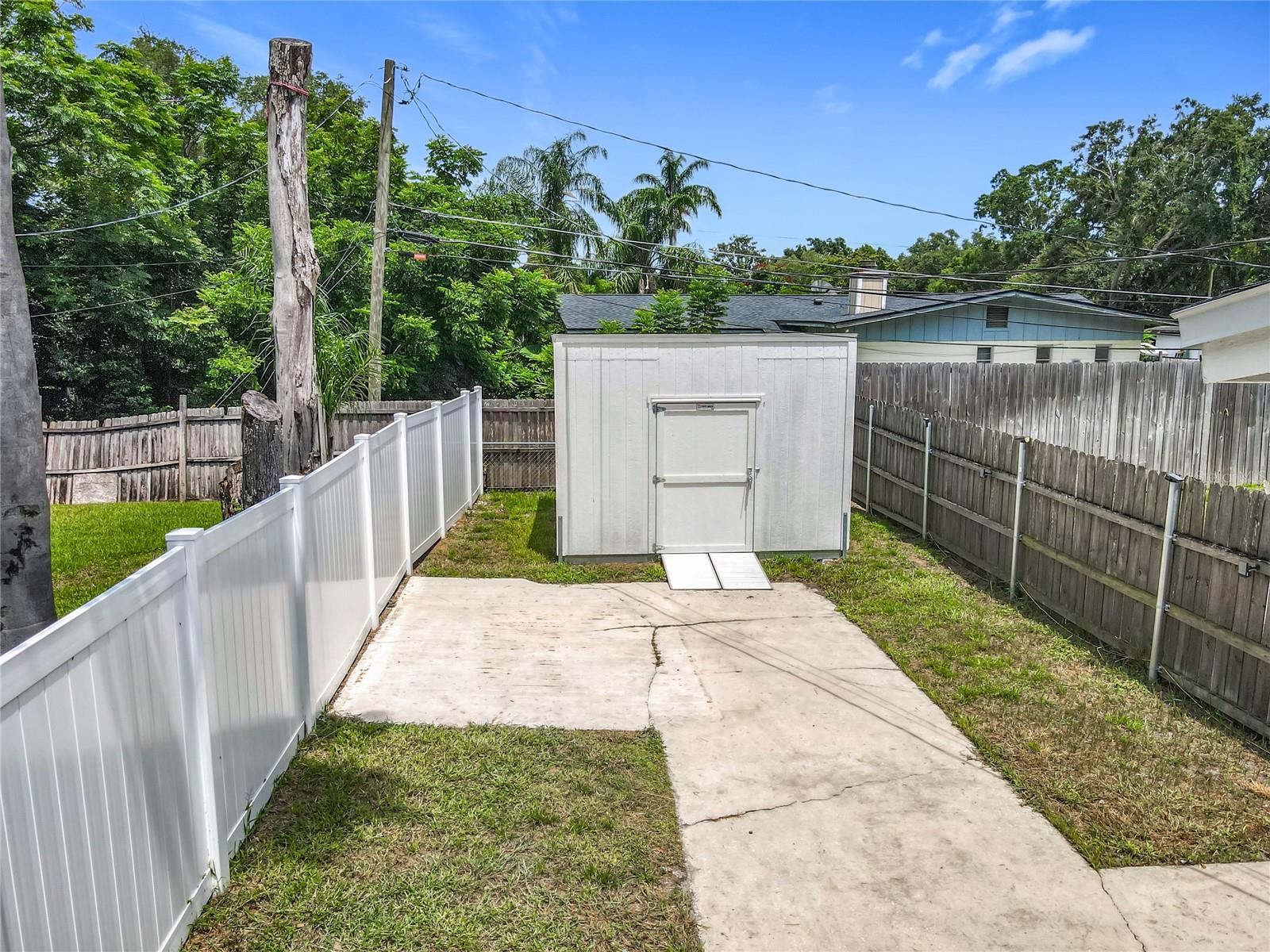Image 60 of 67 For 2907 Conway Gardens Road