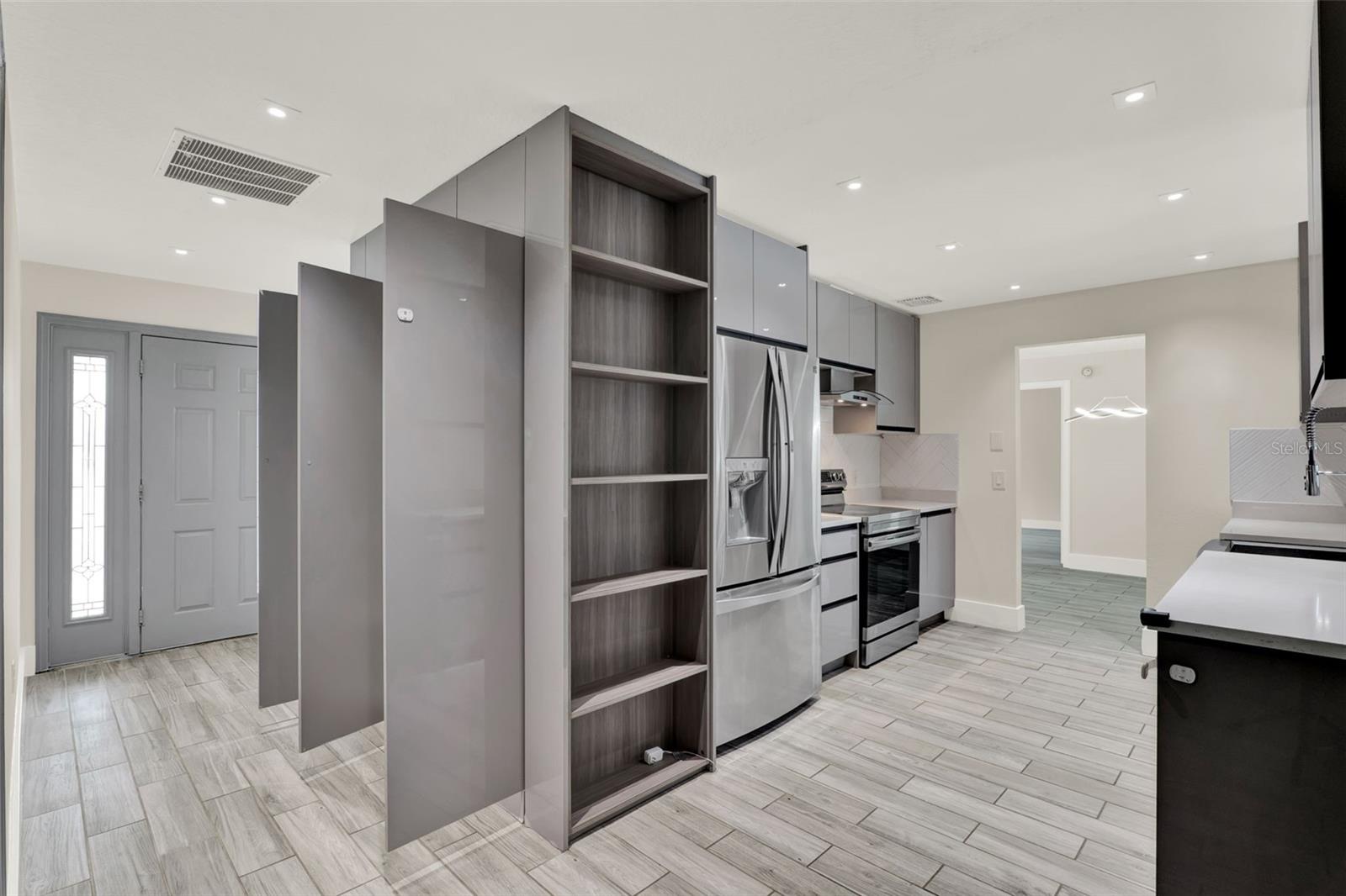 Image 6 of 20 For 8558 Cedar Cove Drive