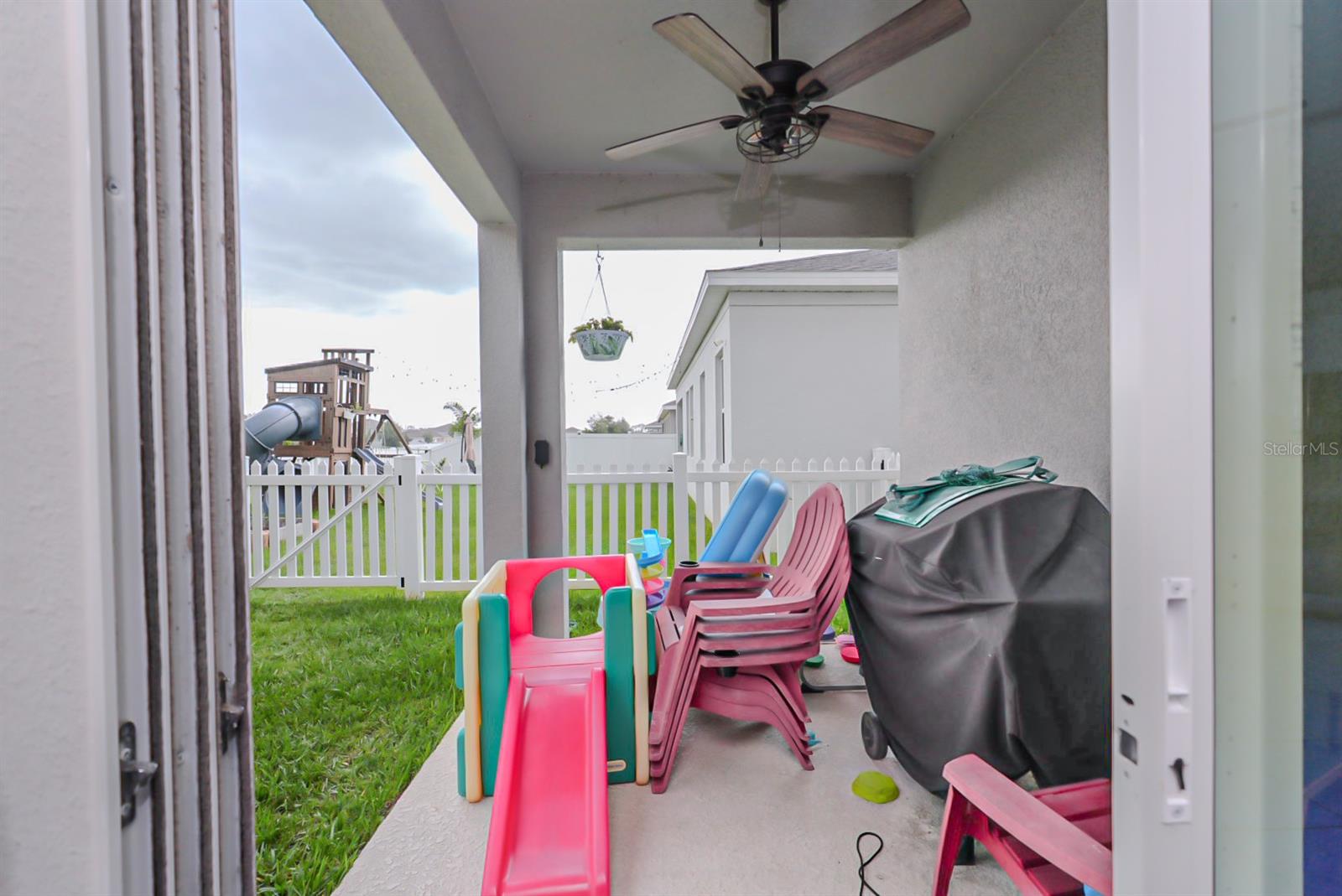 Image 17 of 41 For 4317 Silver Creek Street
