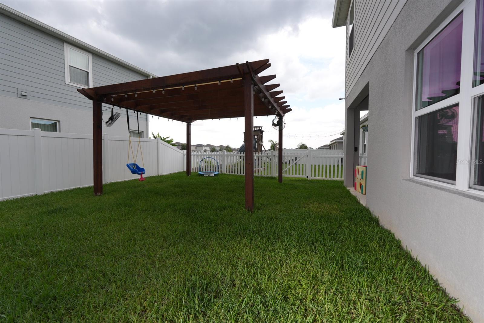 Image 19 of 41 For 4317 Silver Creek Street