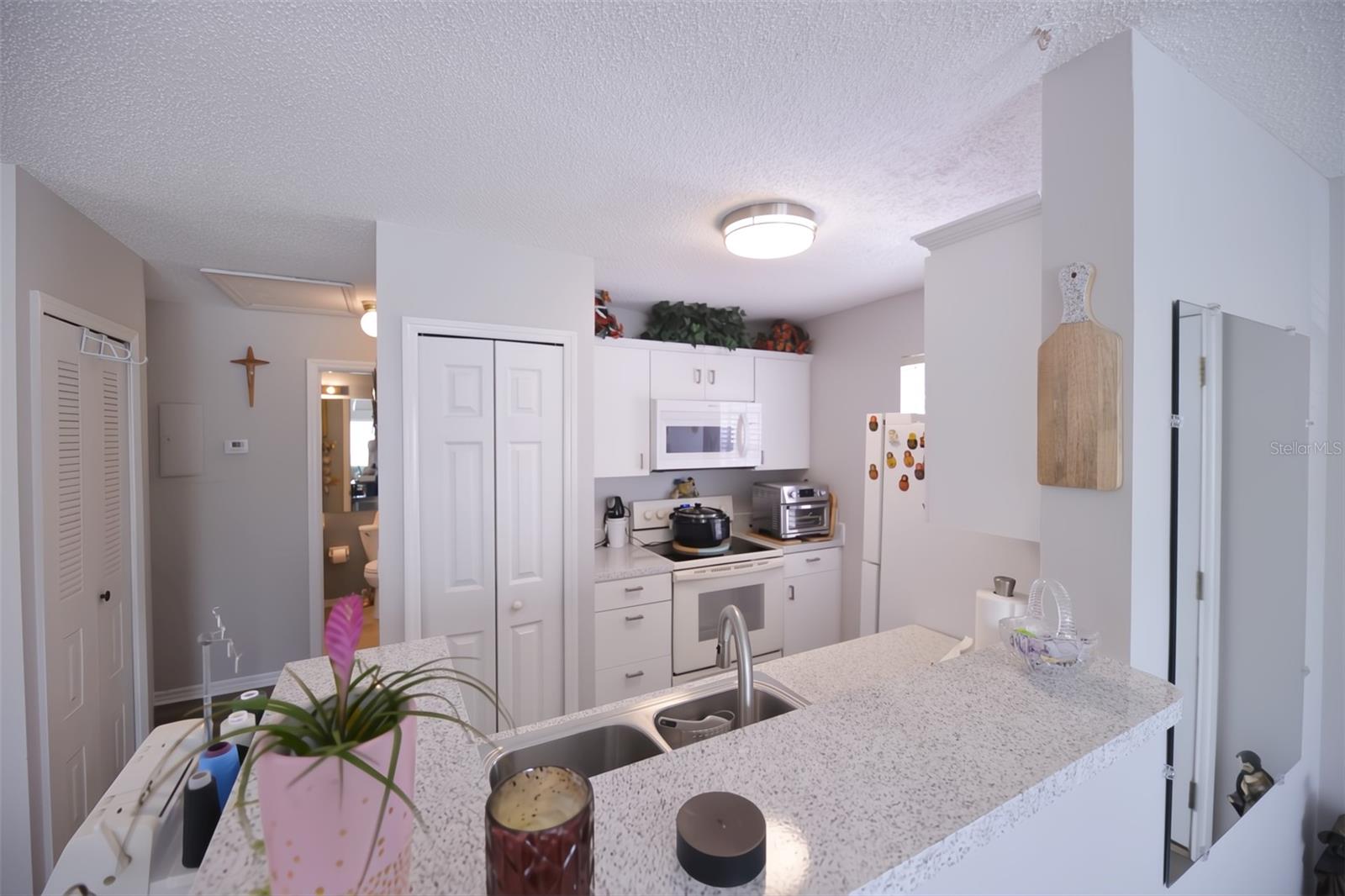 Image 3 of 19 For 645 Stafford Terrace 160