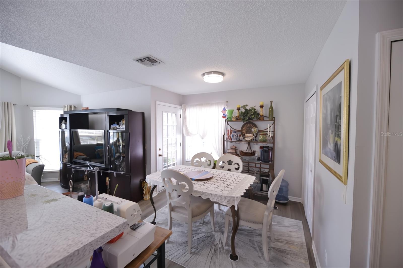 Image 4 of 19 For 645 Stafford Terrace 160