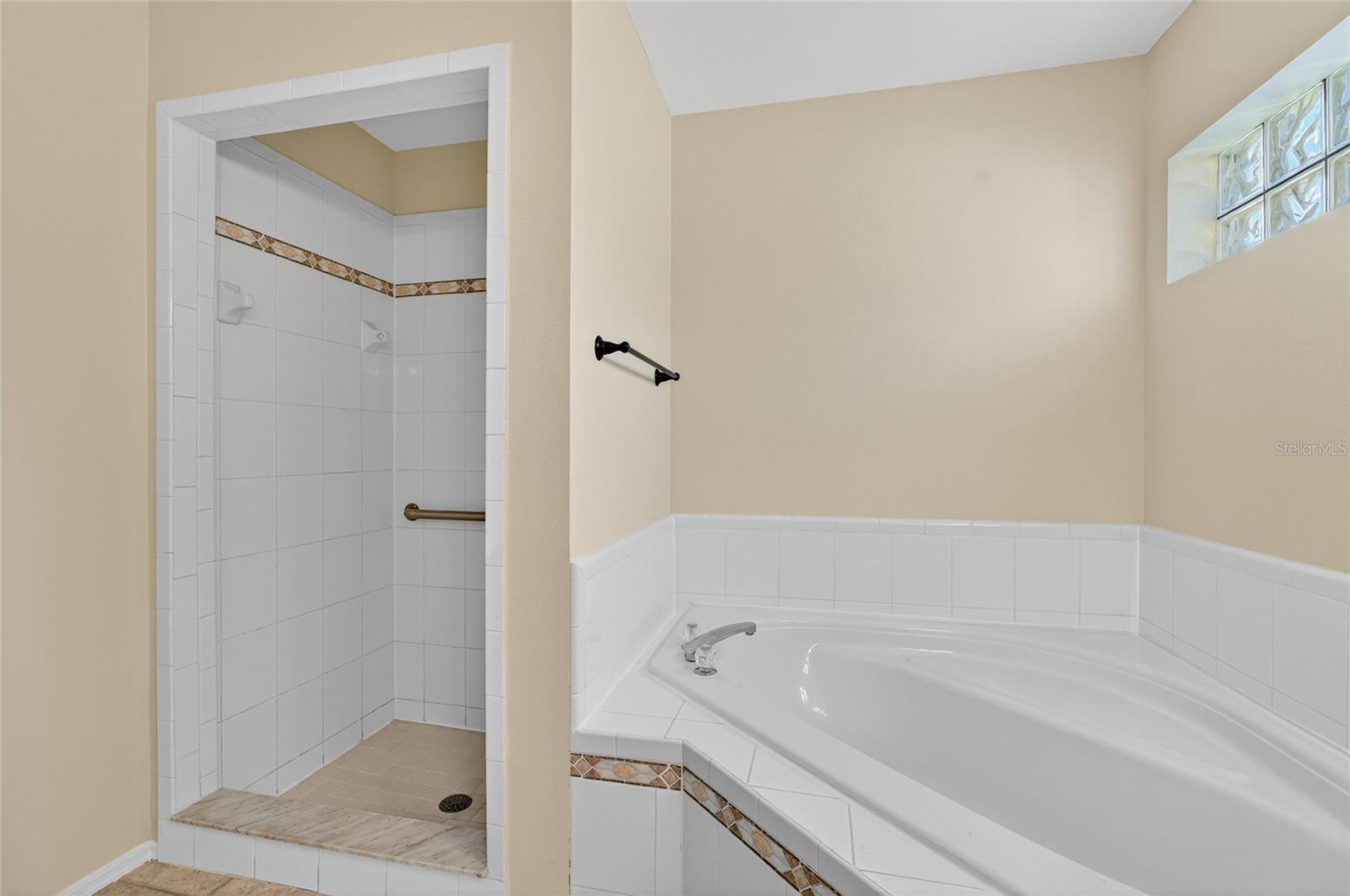Image 6 of 46 For 1358 Sassafras Avenue
