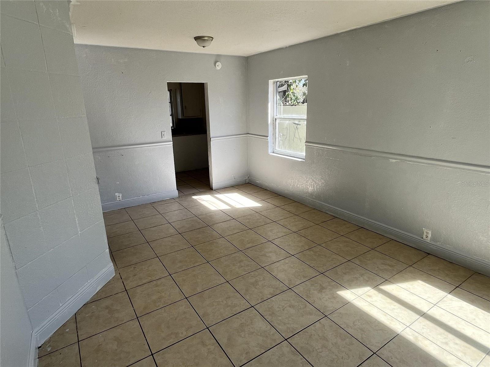 Image 3 of 9 For 1032 18th Street 2