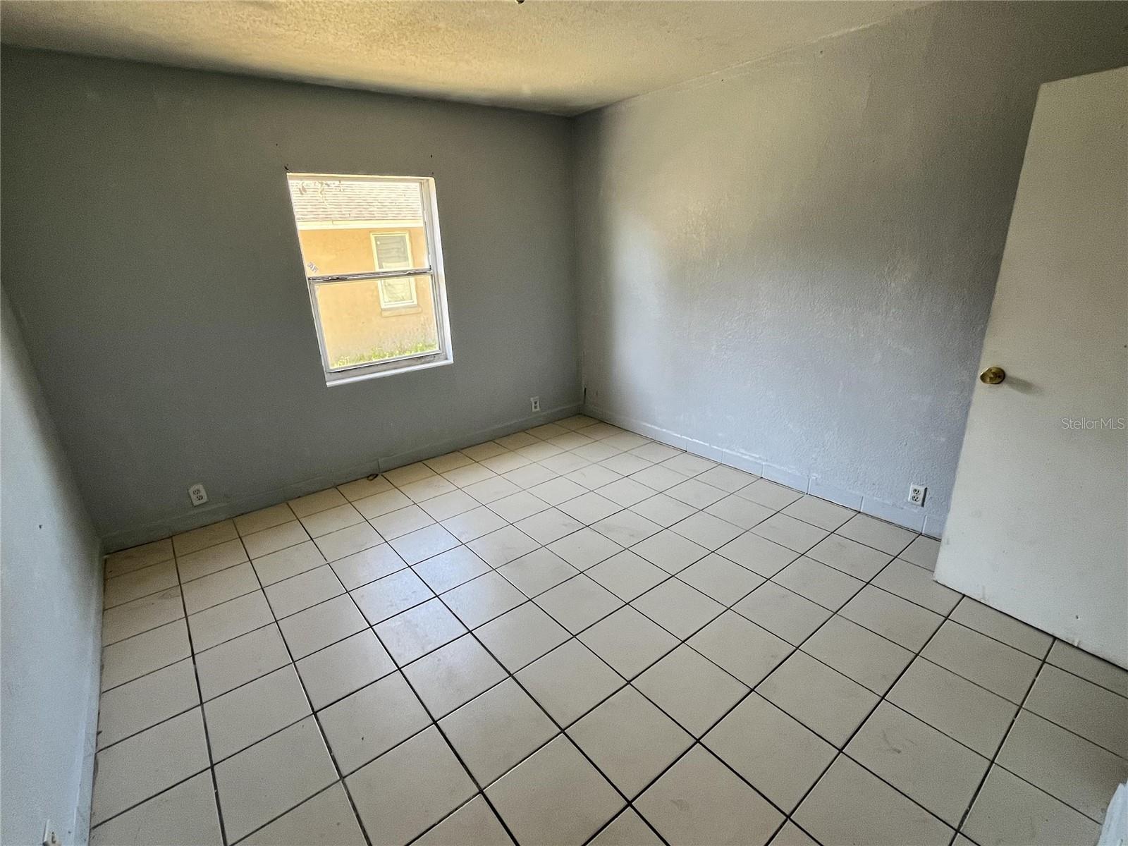 Image 5 of 9 For 1032 18th Street 2