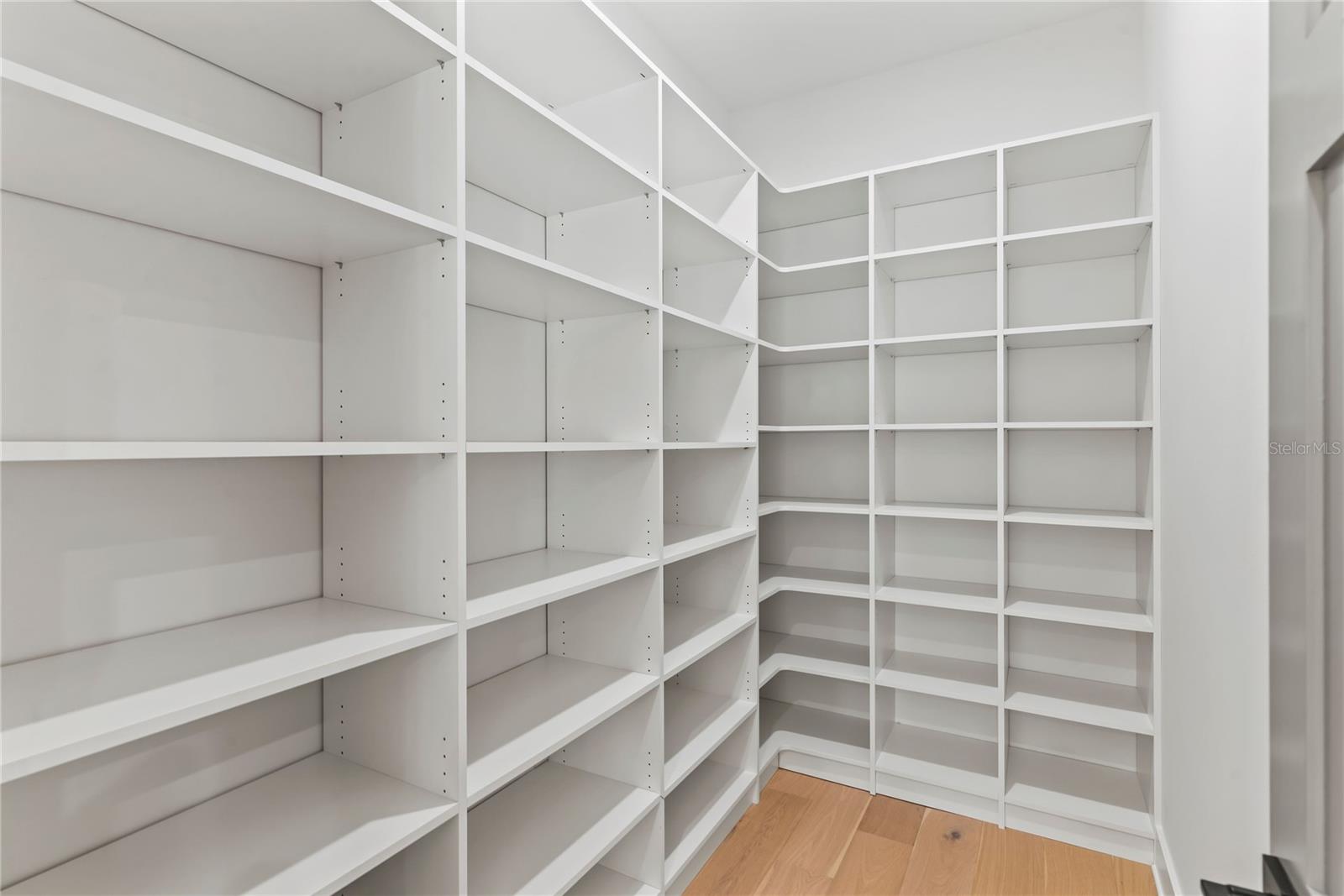 Image 35 of 42 For 910 Golfview Street