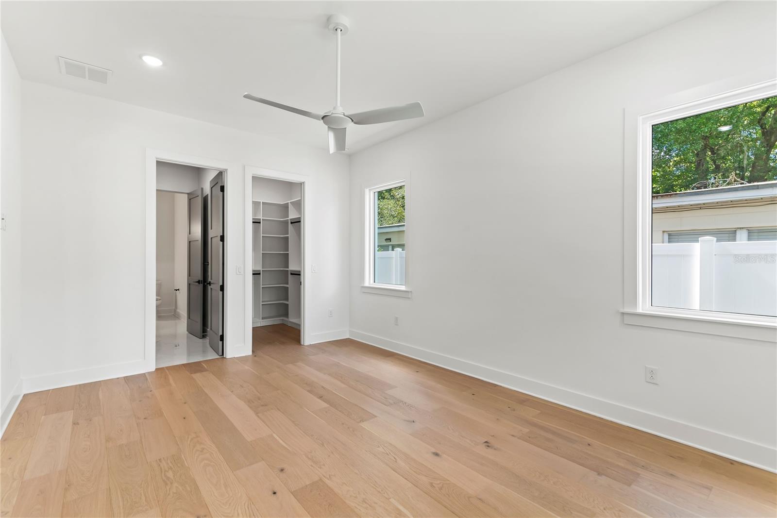 Image 39 of 42 For 910 Golfview Street