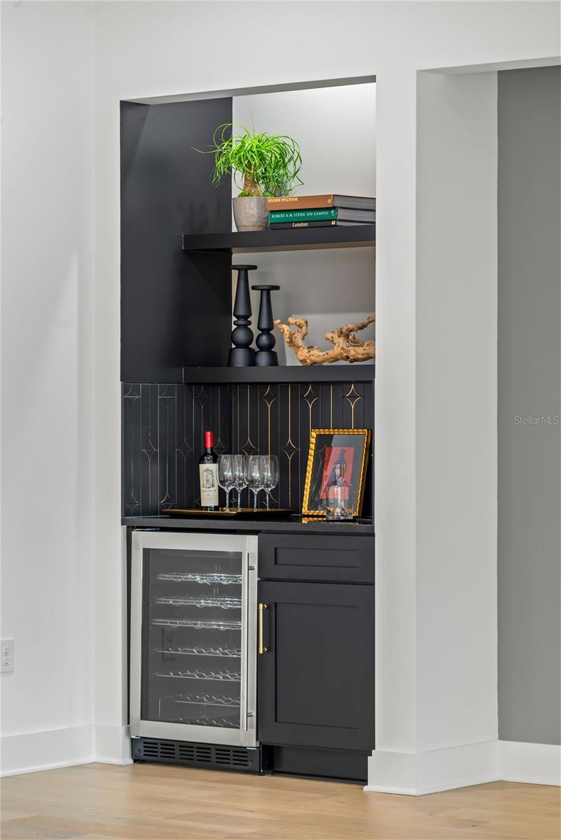 Image 42 of 42 For 910 Golfview Street