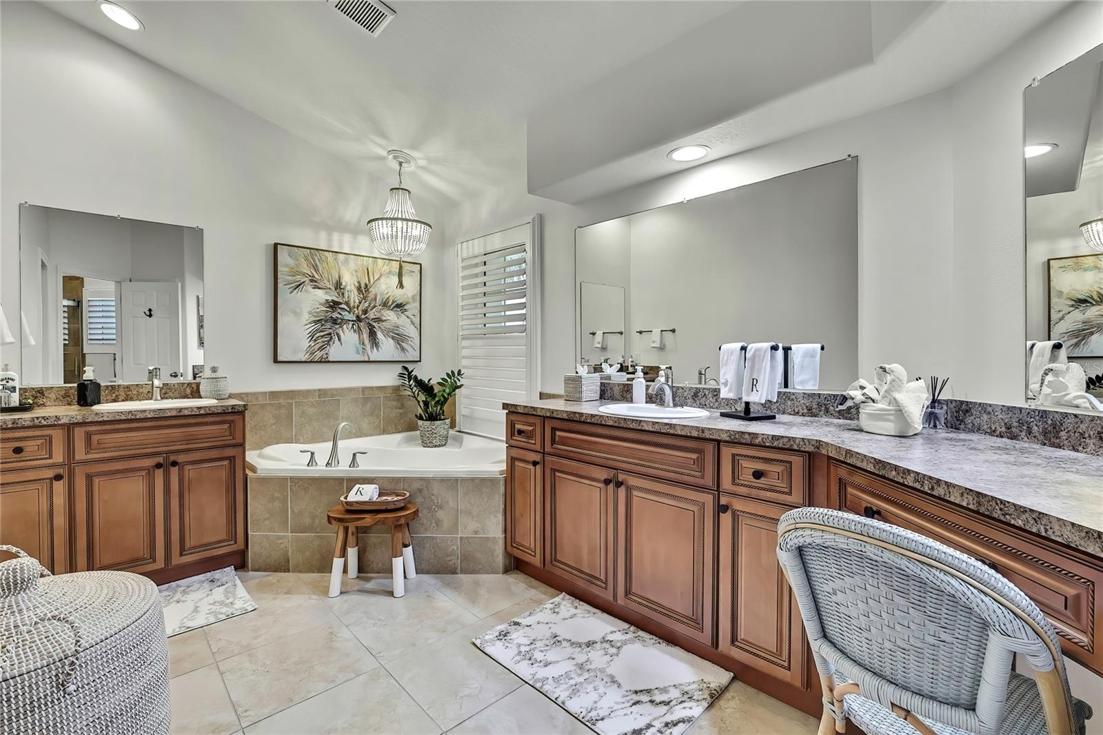 Image 24 of 45 For 11956 Blue Bayou Court 351