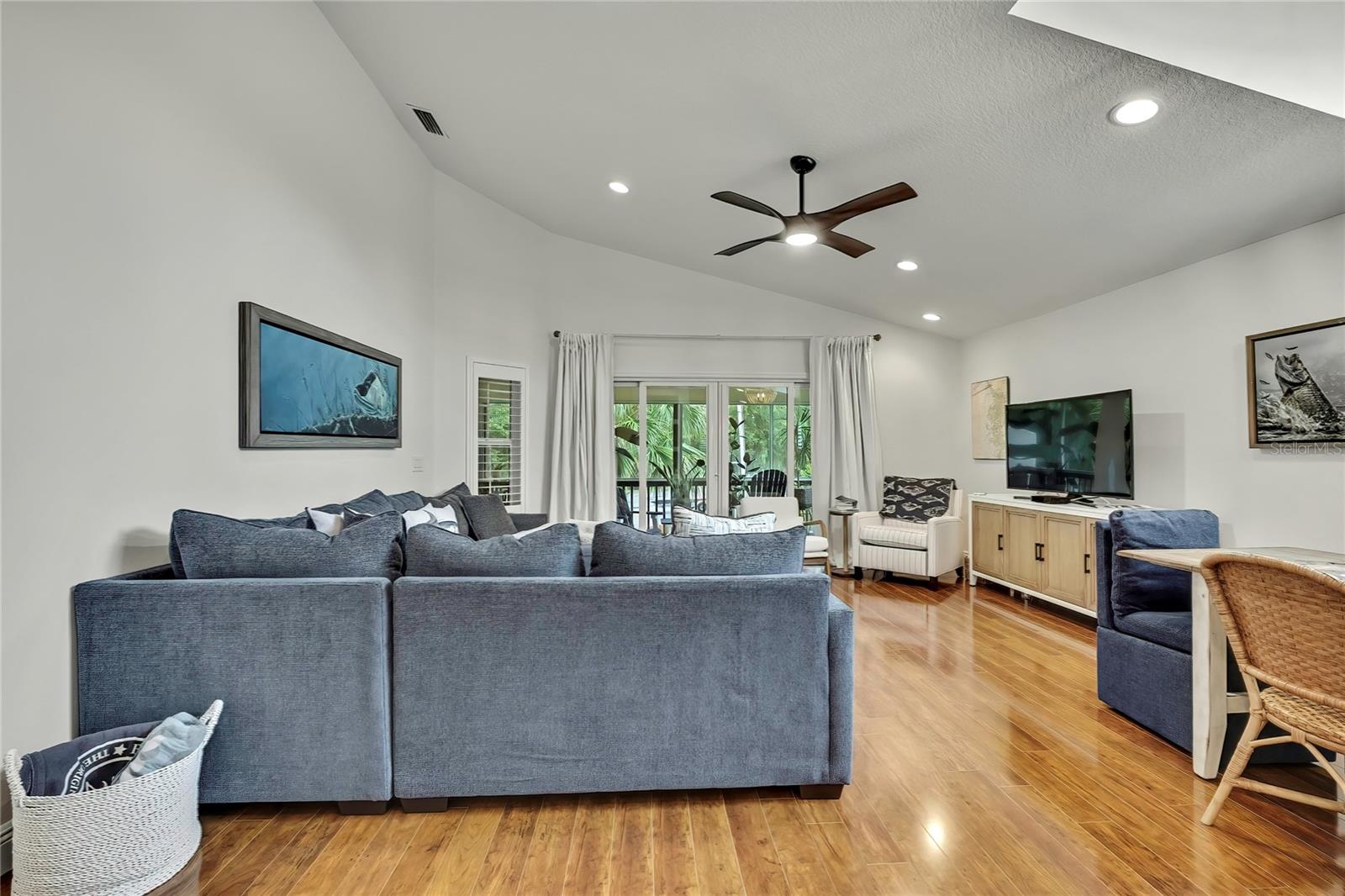 Image 4 of 45 For 11956 Blue Bayou Court 351