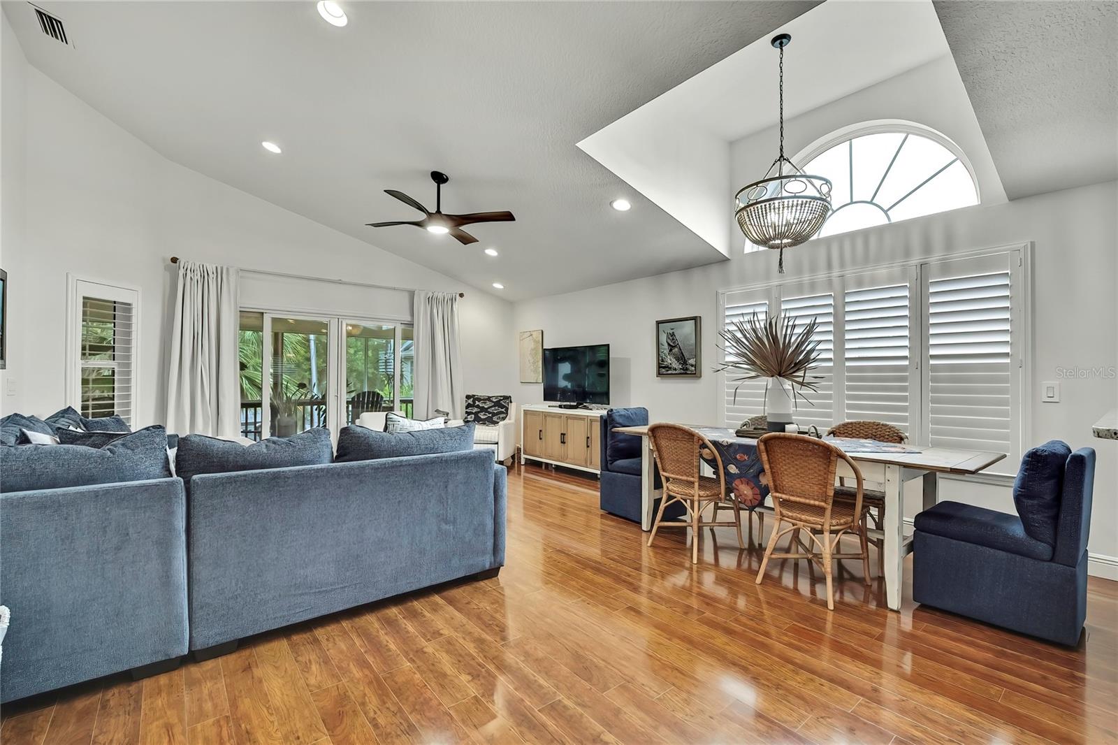 Image 5 of 45 For 11956 Blue Bayou Court 351