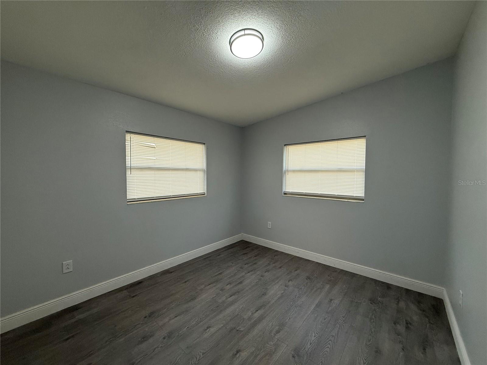 Image 11 of 22 For 907 Kimball Drive