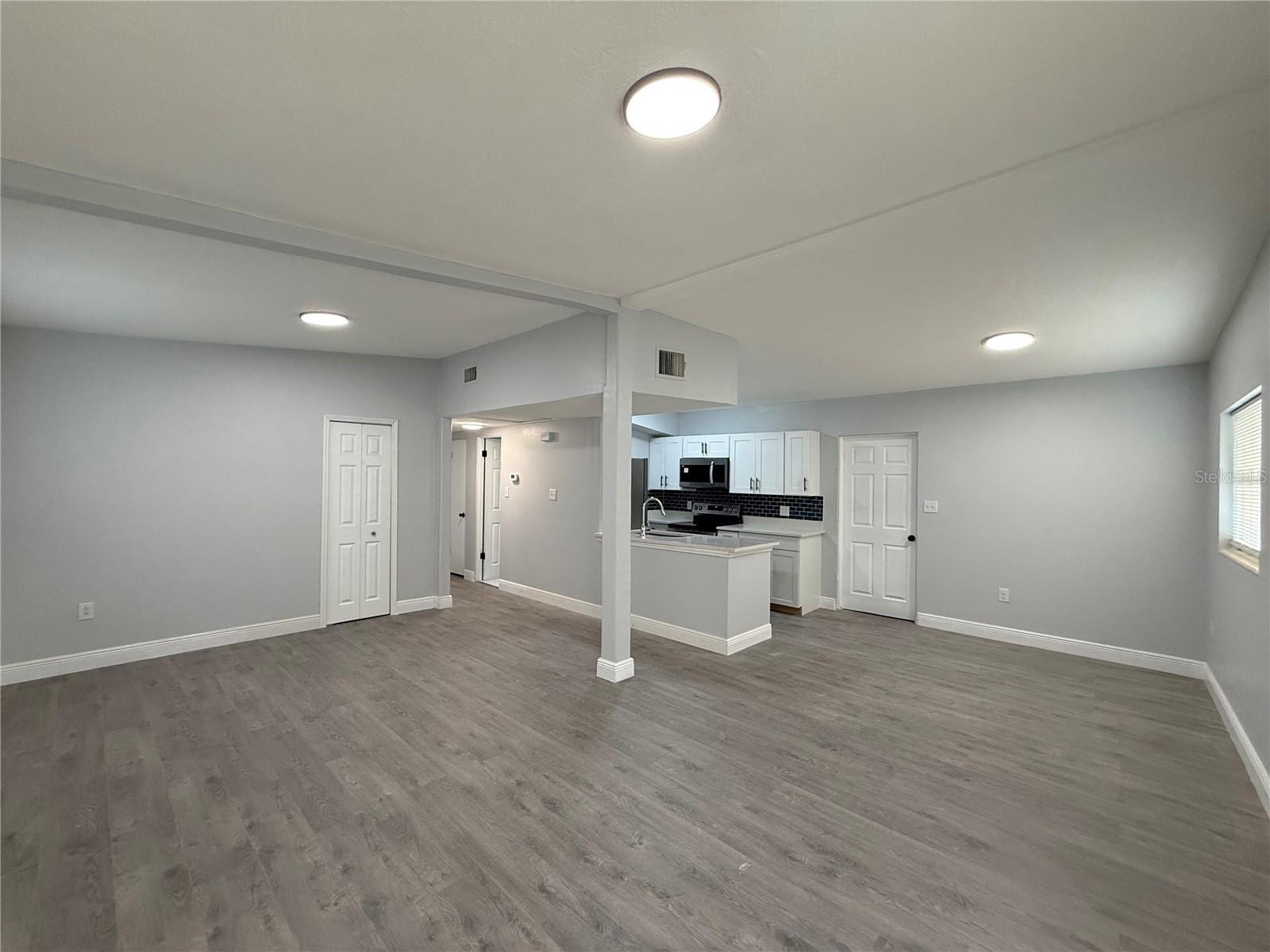 Image 4 of 22 For 907 Kimball Drive