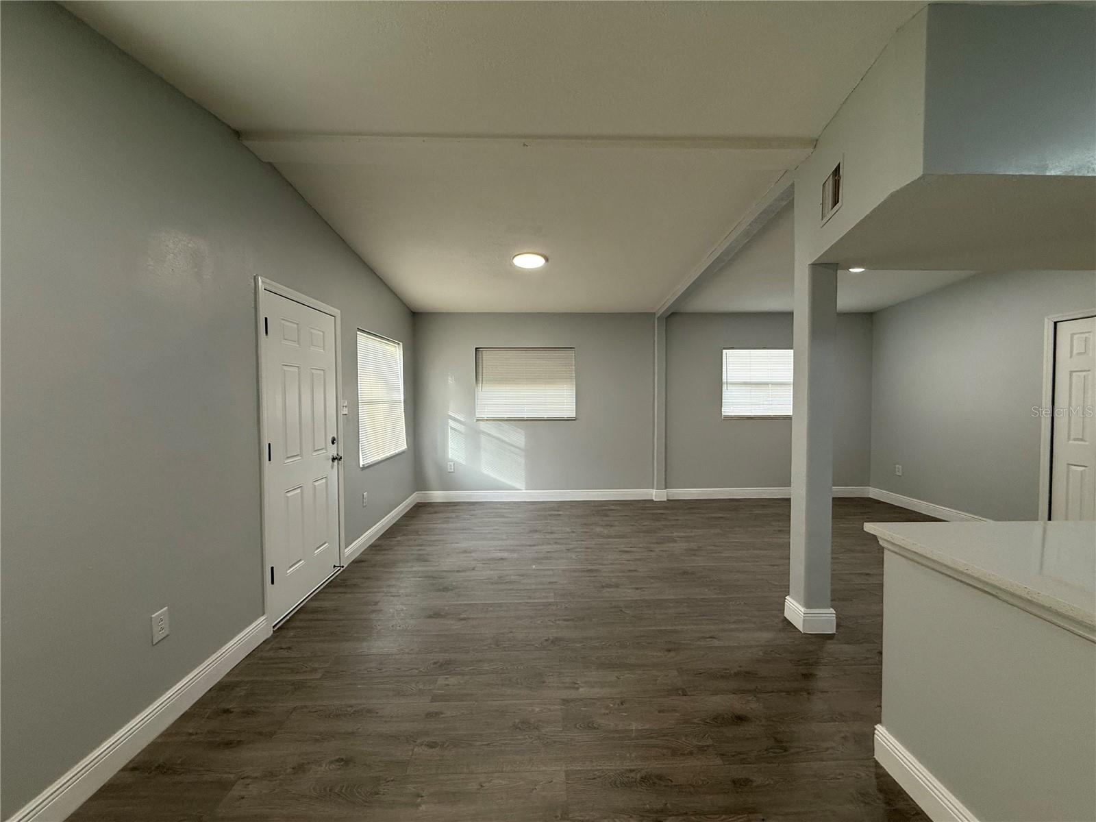 Image 5 of 22 For 907 Kimball Drive