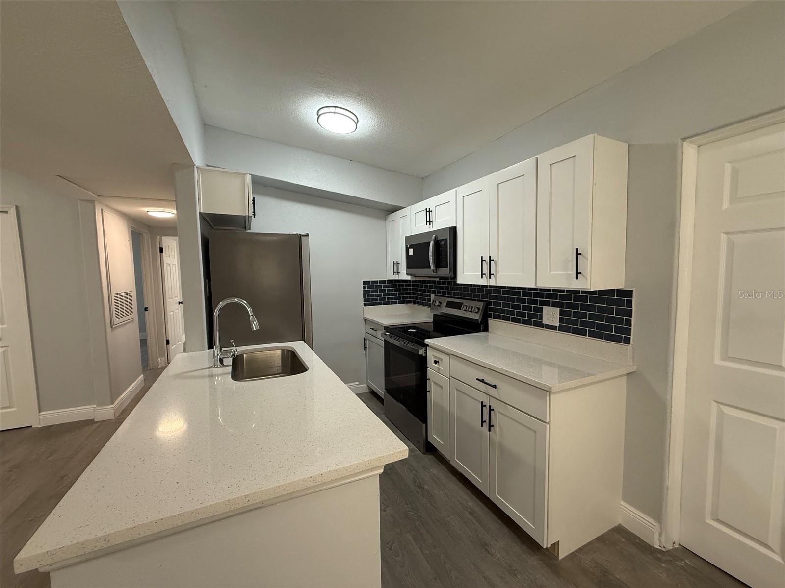 Image 6 of 22 For 907 Kimball Drive