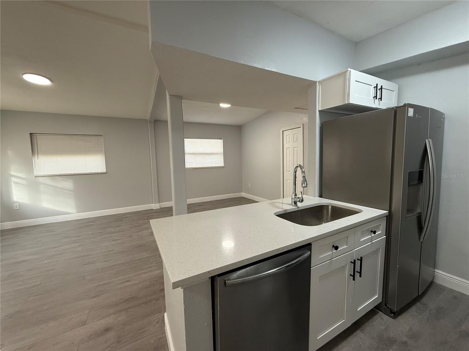 Image 7 of 22 For 907 Kimball Drive
