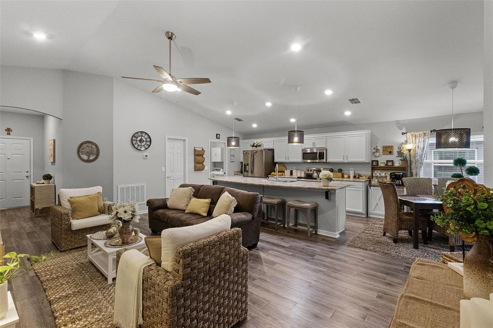 Image 7 of 28 For 475 Monticelli Drive