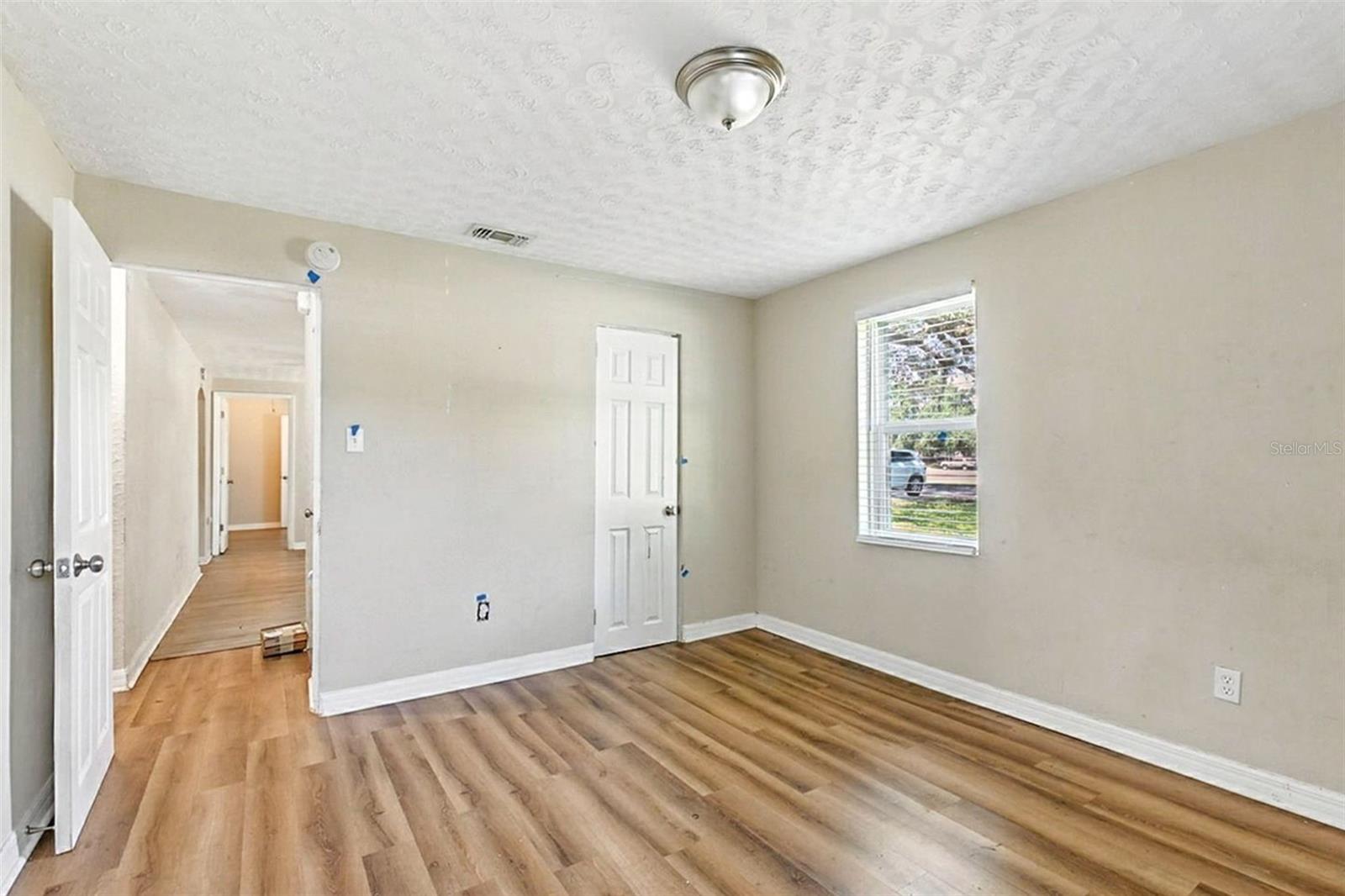 Image 17 of 37 For 6005 30th Street