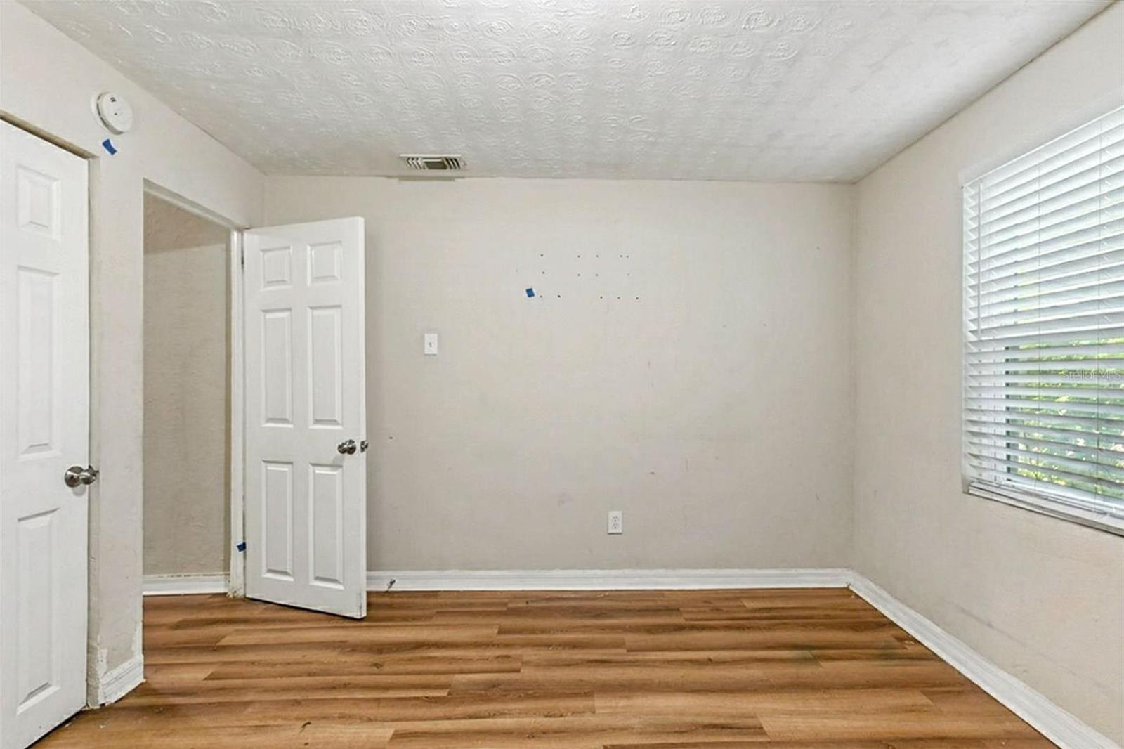 Image 22 of 37 For 6005 30th Street
