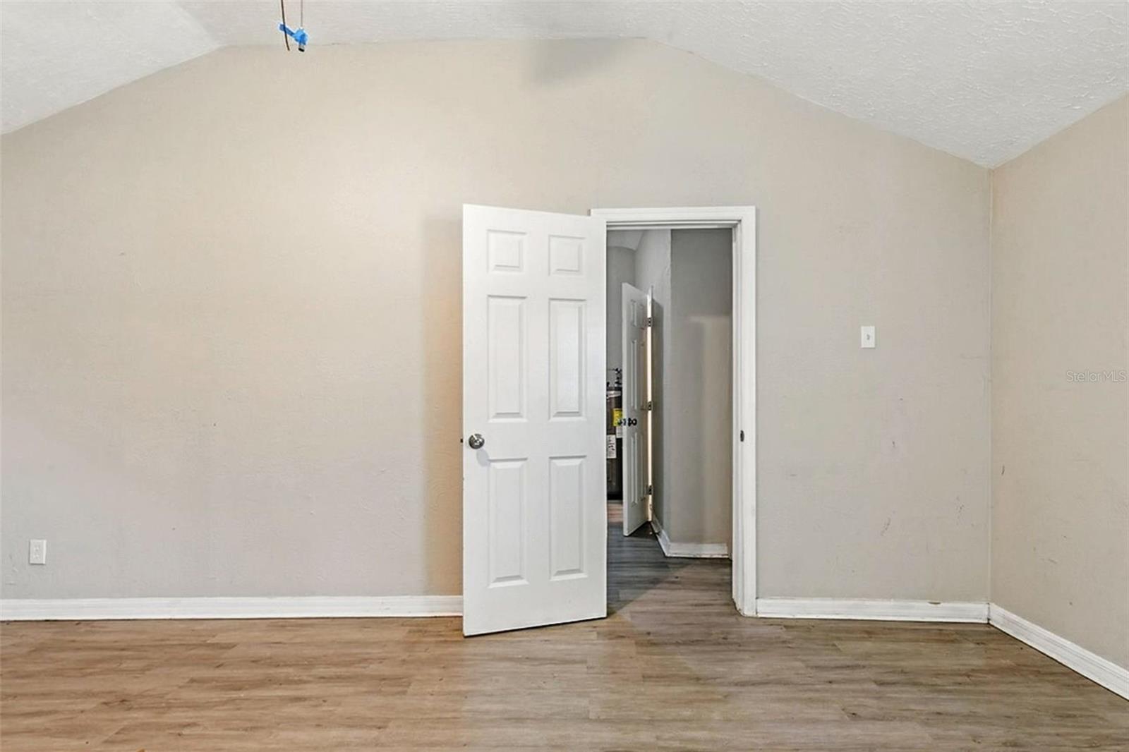 Image 28 of 37 For 6005 30th Street