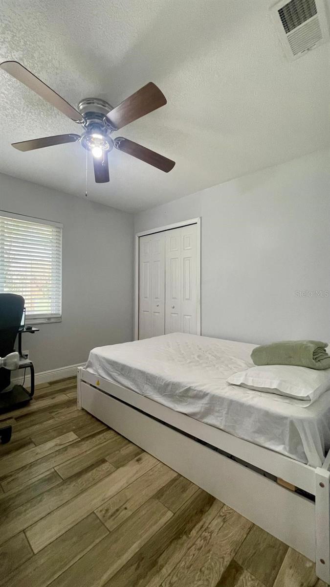 Image 35 of 47 For 1044 Nin Street