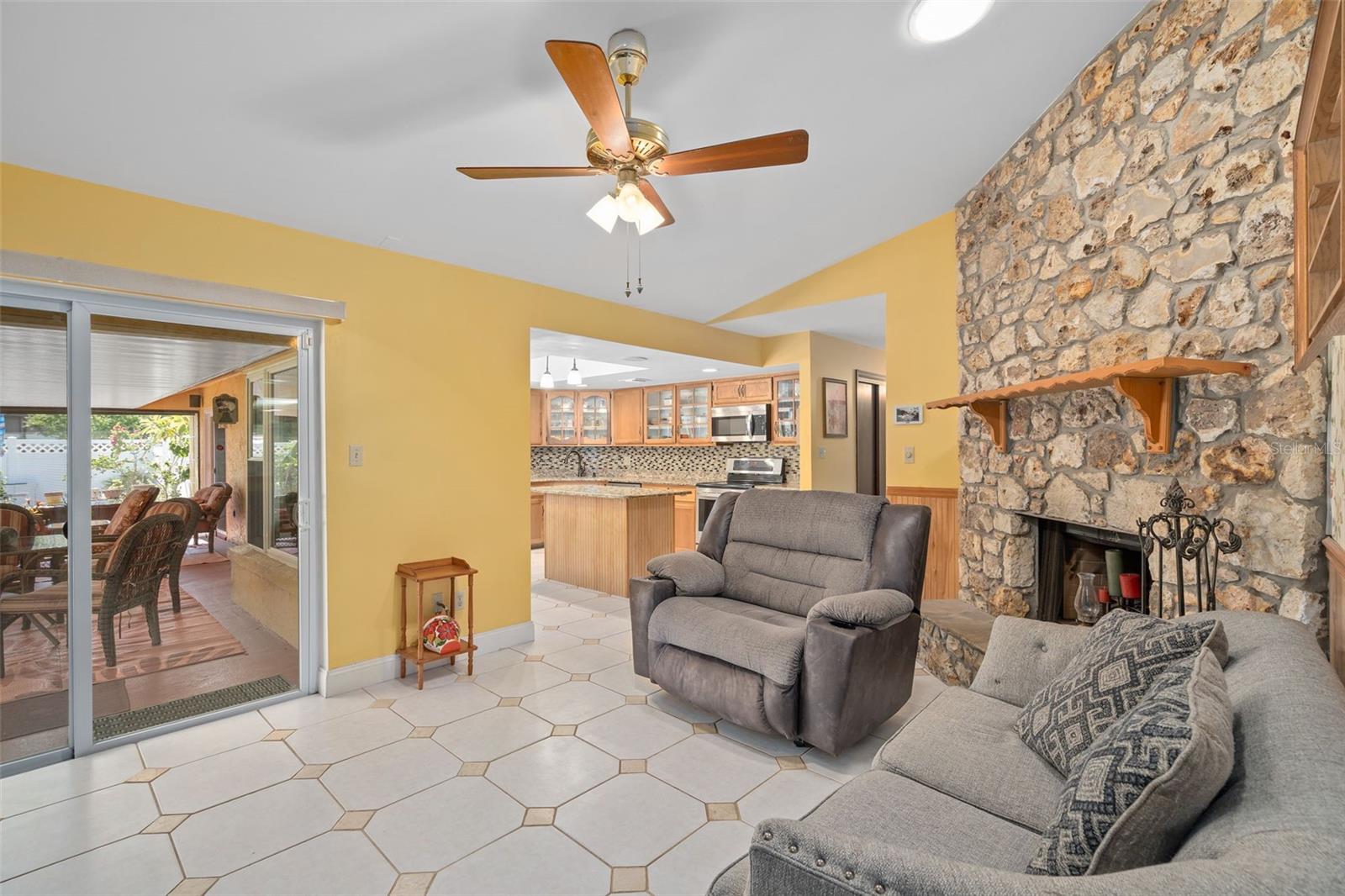 Image 19 of 71 For 9017 Littleton Court