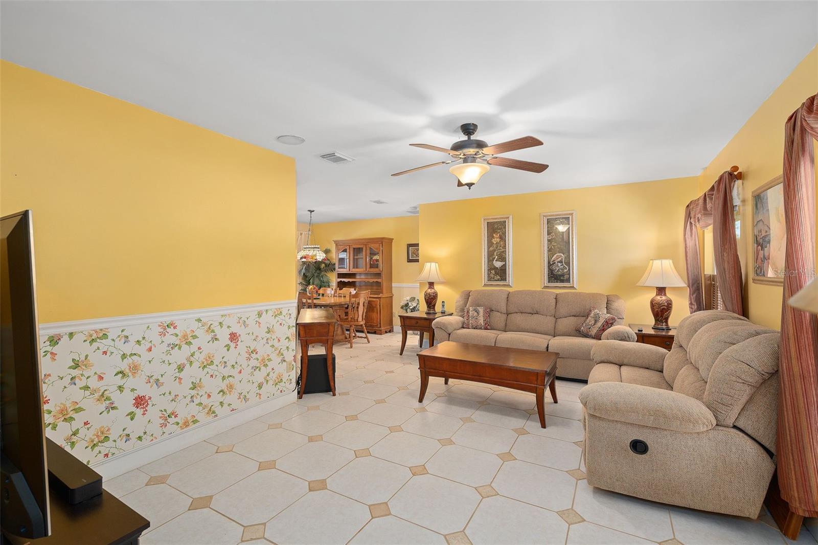 Image 7 of 71 For 9017 Littleton Court