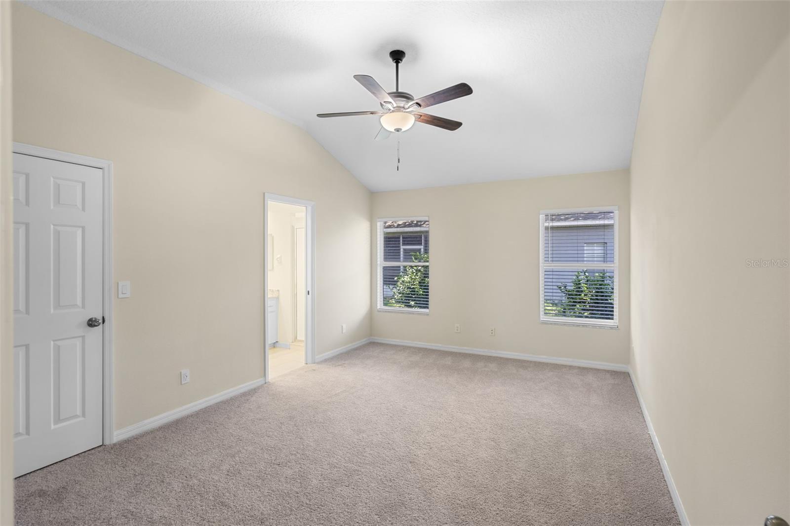 Image 25 of 62 For 5622 King James Avenue