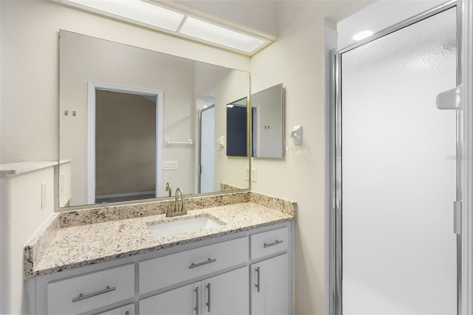 Image 27 of 62 For 5622 King James Avenue