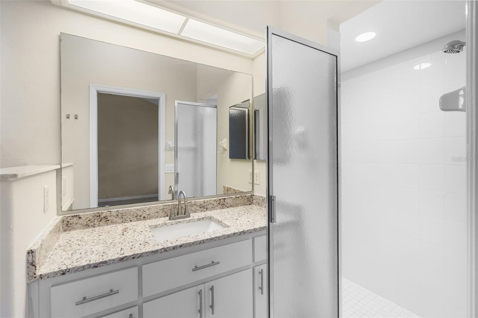 Image 28 of 62 For 5622 King James Avenue