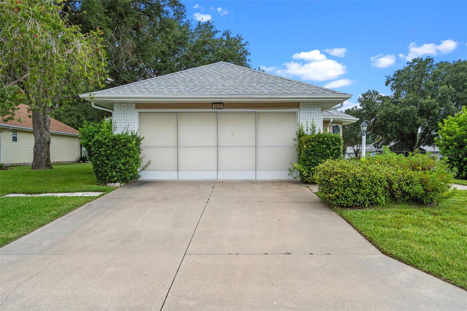 Image 4 of 62 For 5622 King James Avenue