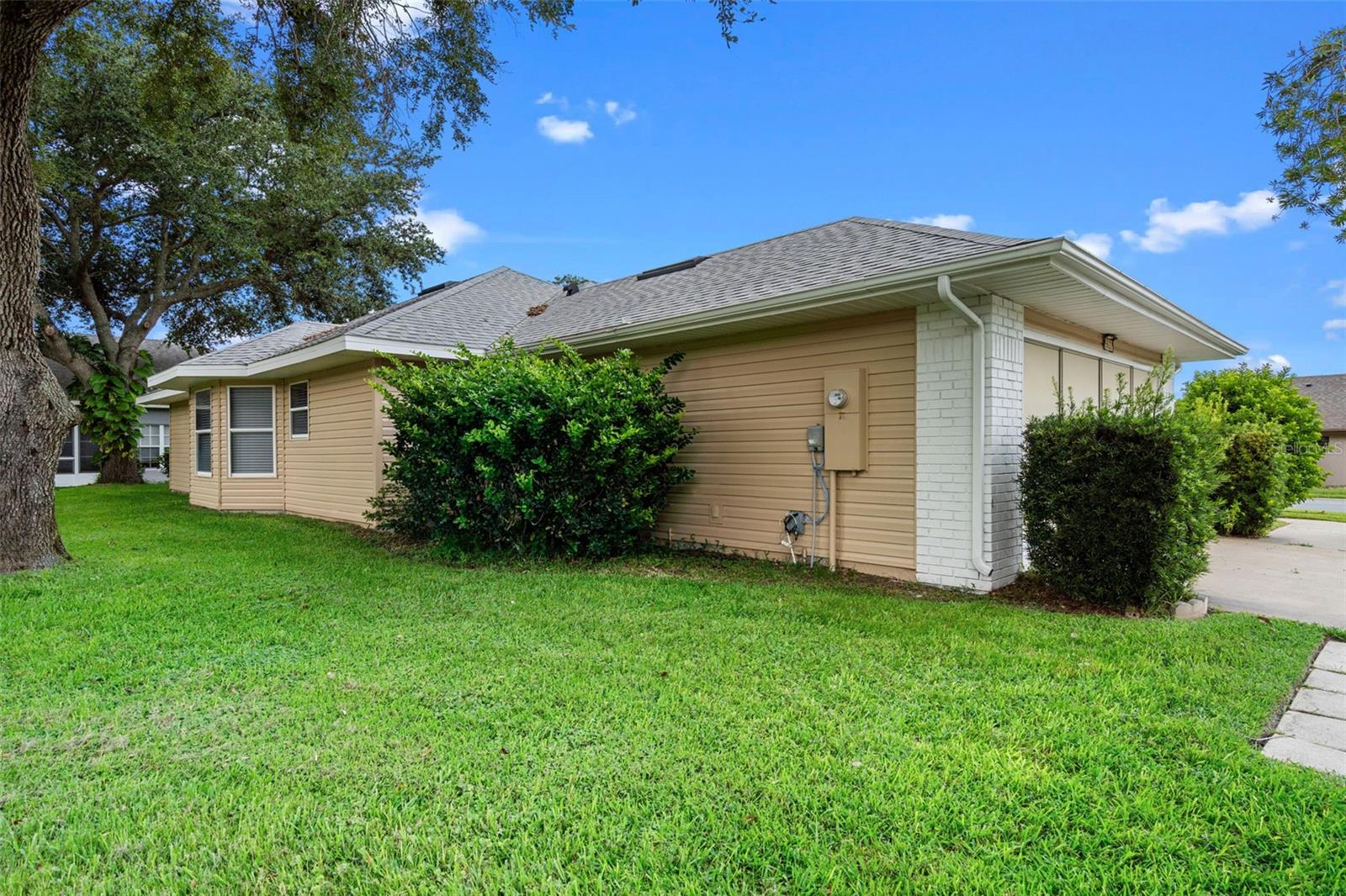 Image 40 of 62 For 5622 King James Avenue