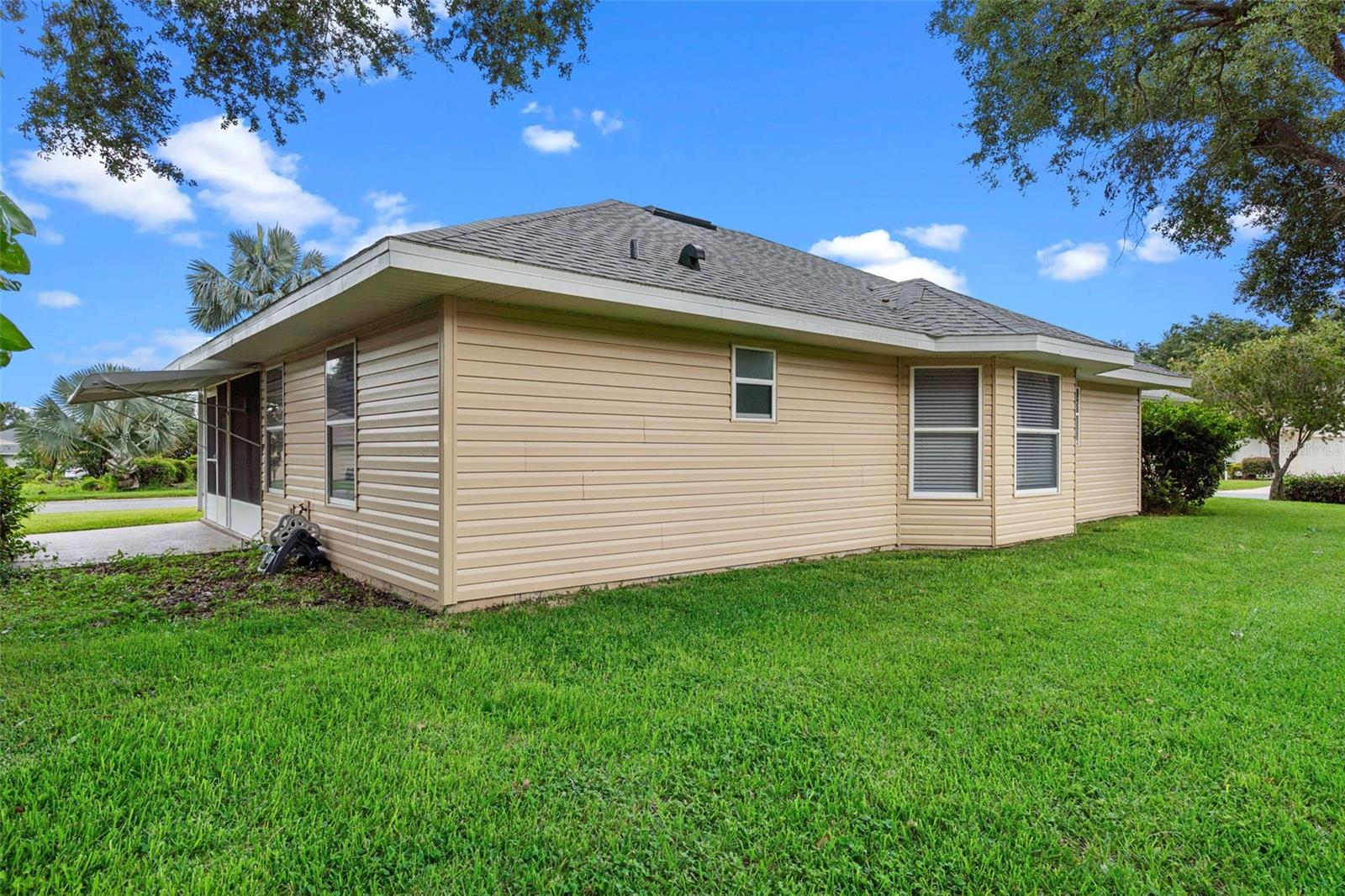 Image 41 of 62 For 5622 King James Avenue