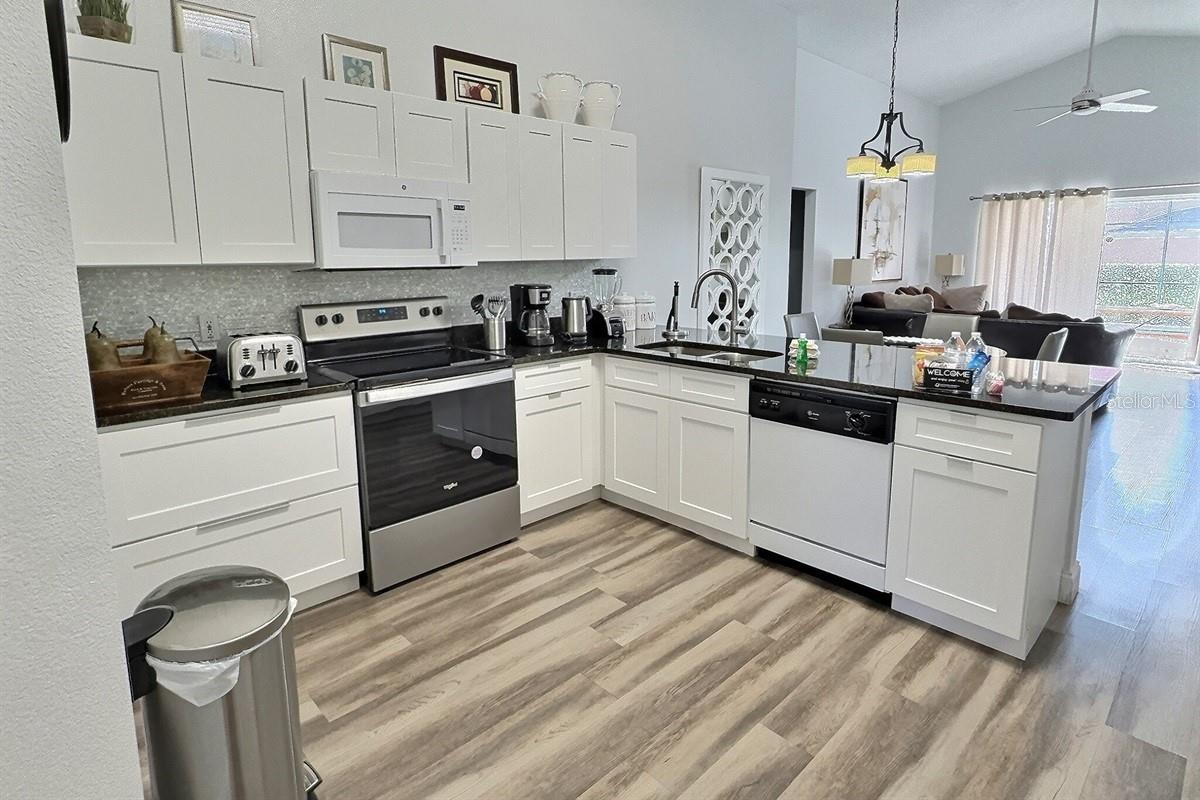 Image 4 of 25 For 1005 Lake Berkley Drive