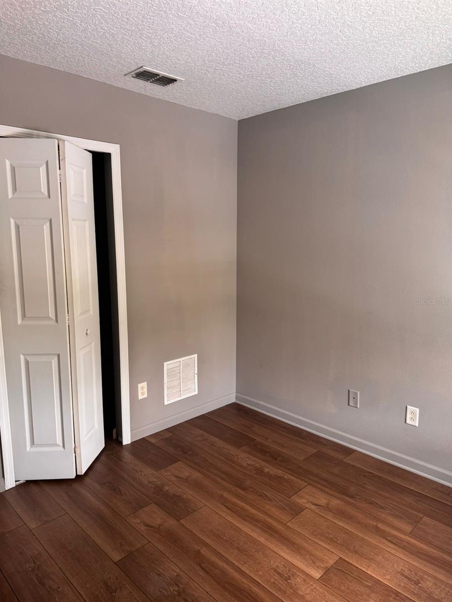 Image 13 of 26 For 1132 Pine Ridge Circle 32