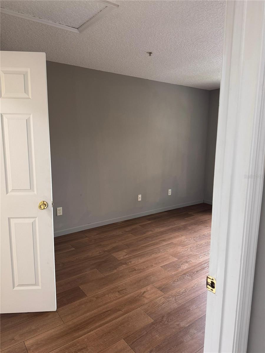 Image 19 of 26 For 1132 Pine Ridge Circle 32