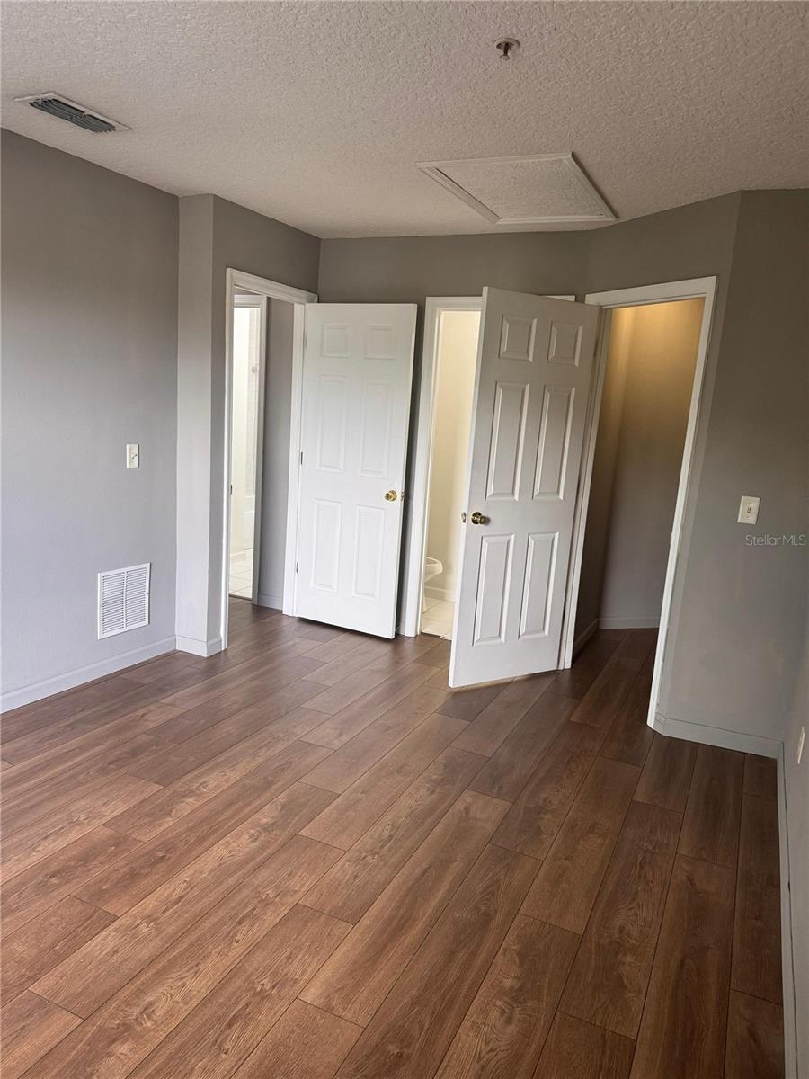 Image 20 of 26 For 1132 Pine Ridge Circle 32