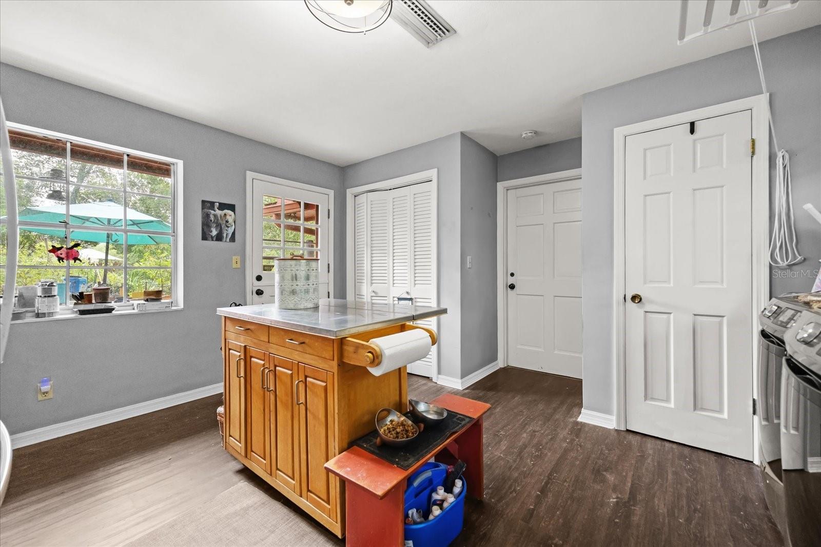 Image 16 of 45 For 295 Frances Circle