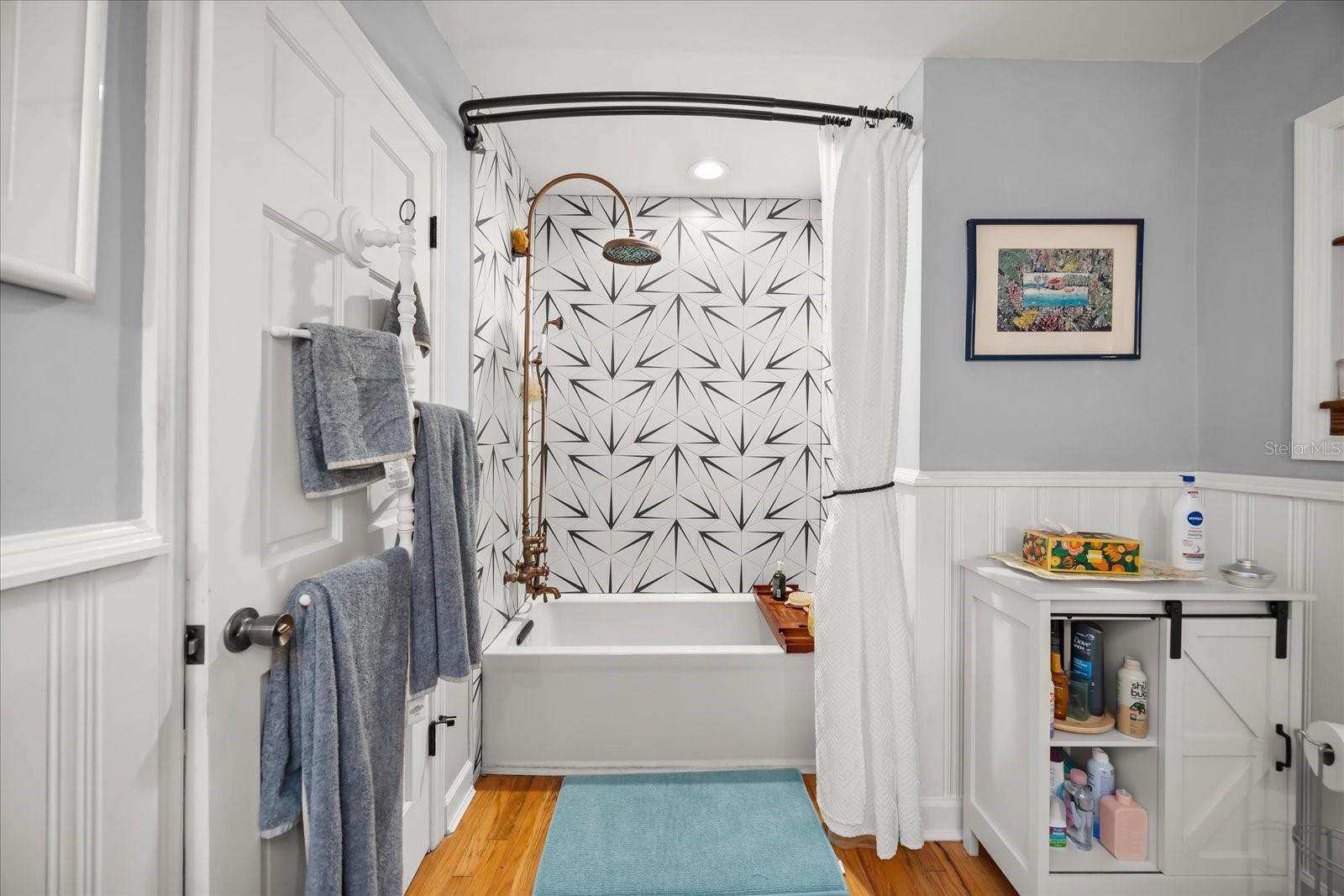 Image 21 of 45 For 295 Frances Circle