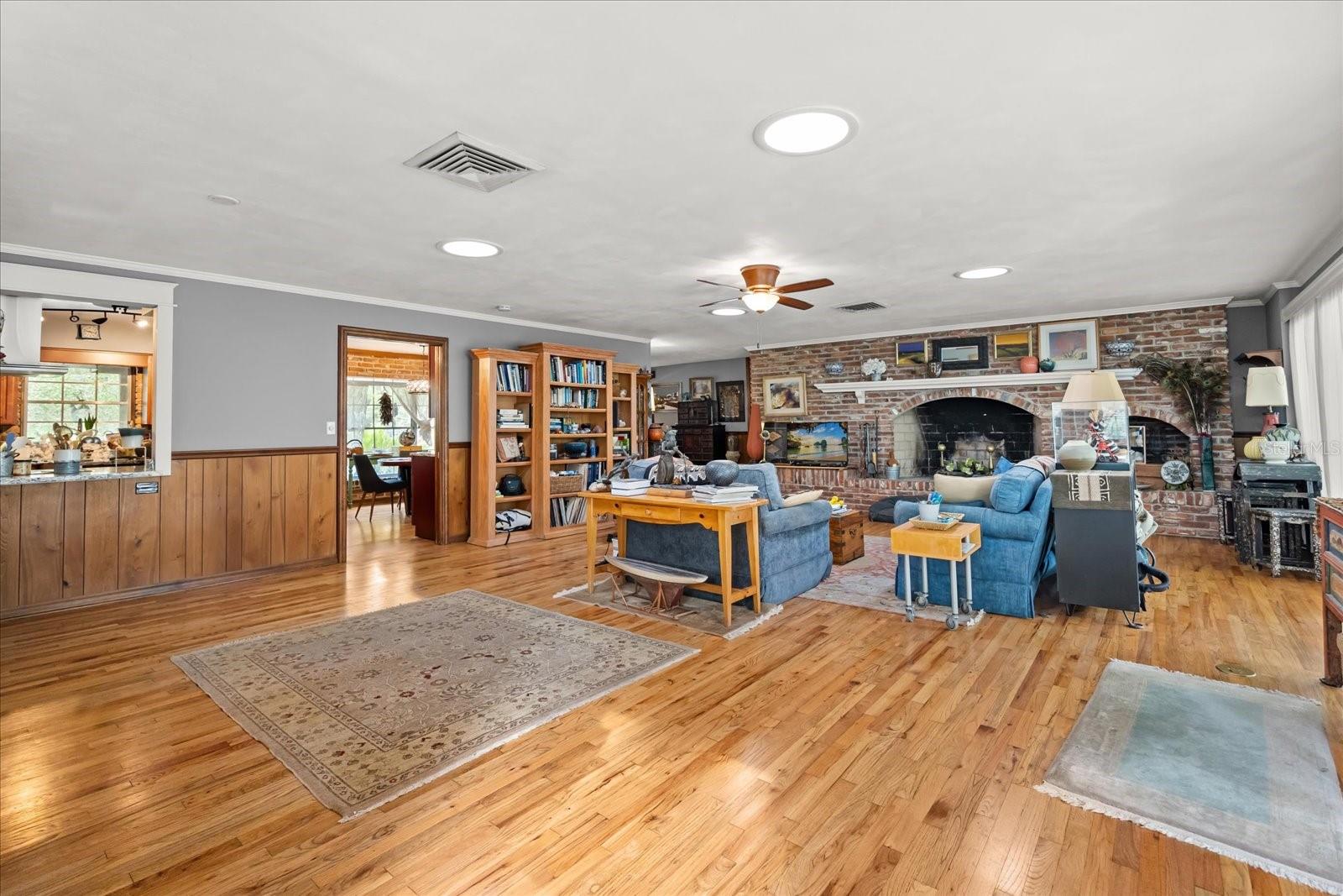 Image 6 of 45 For 295 Frances Circle