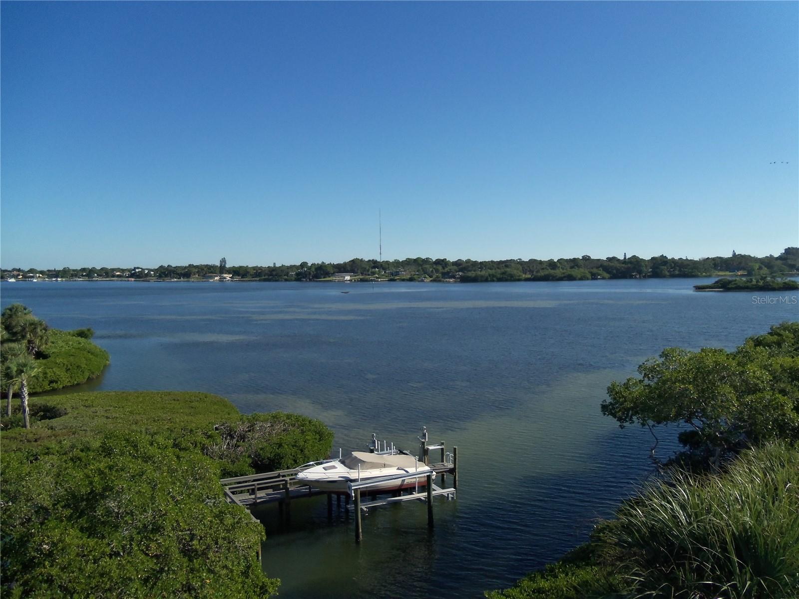 Image 17 of 24 For 1210 Casey Key Road